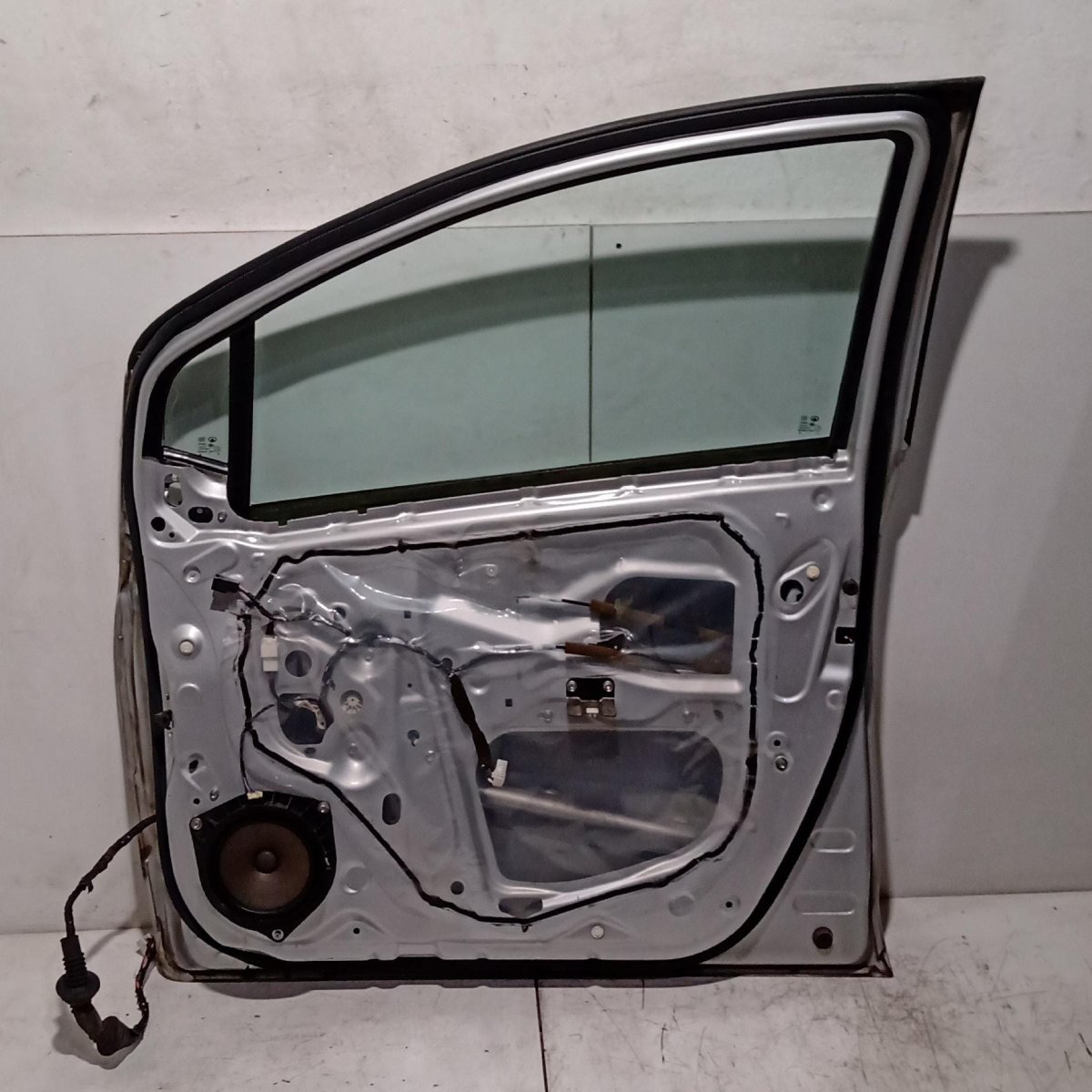 Porta anteriore destra