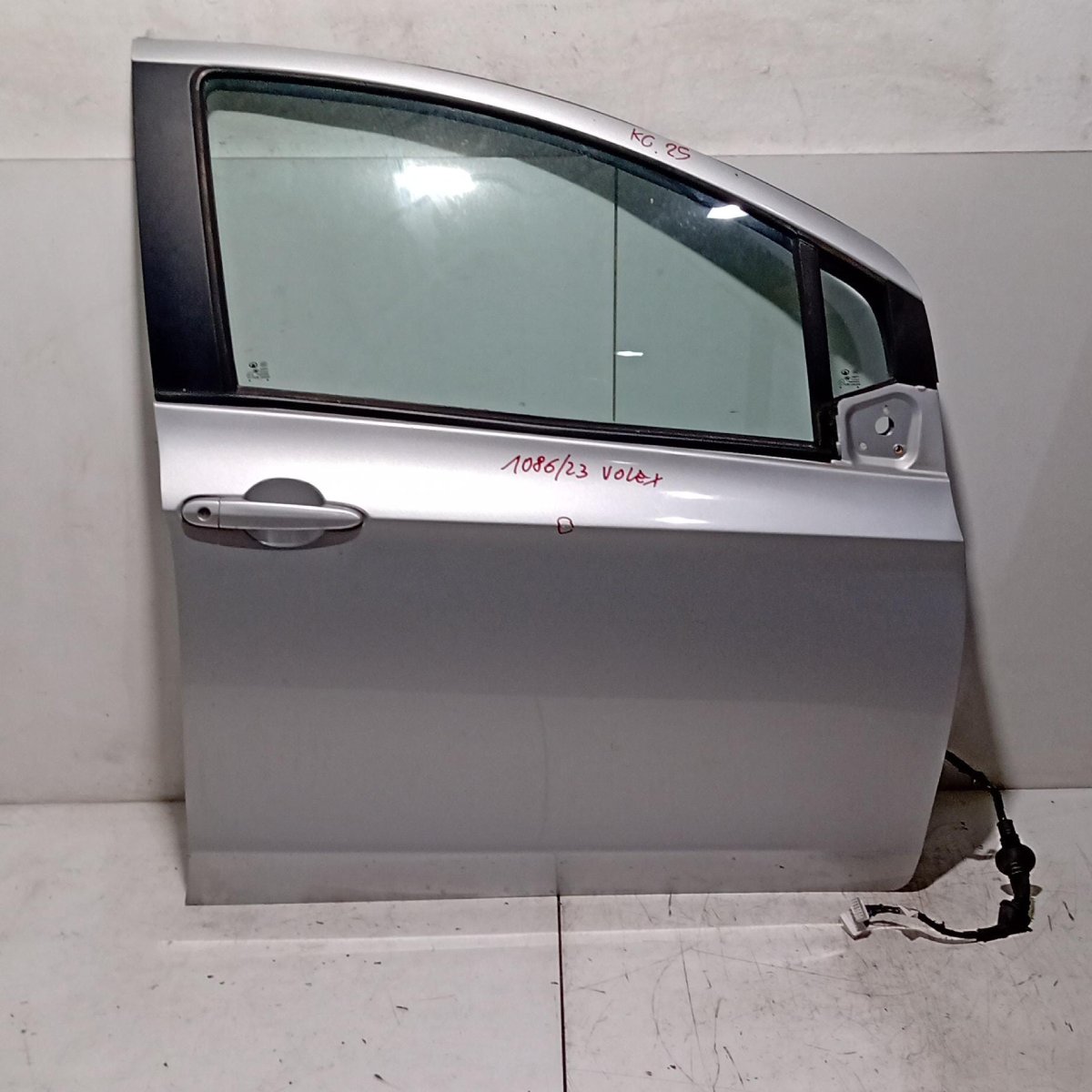 Porta anteriore destra