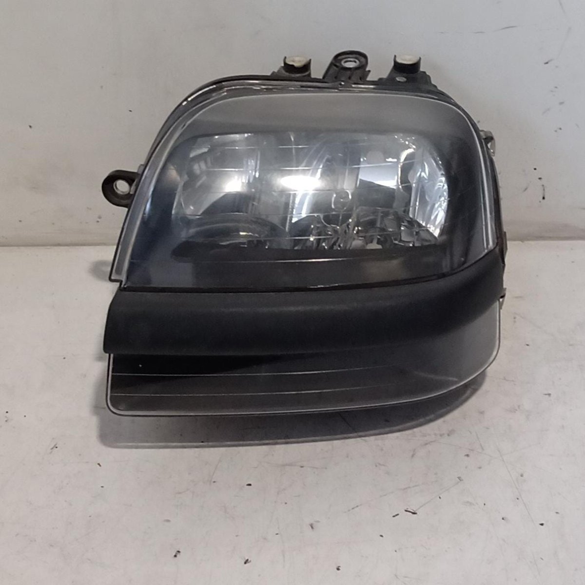 Fanale anteriore sinistro