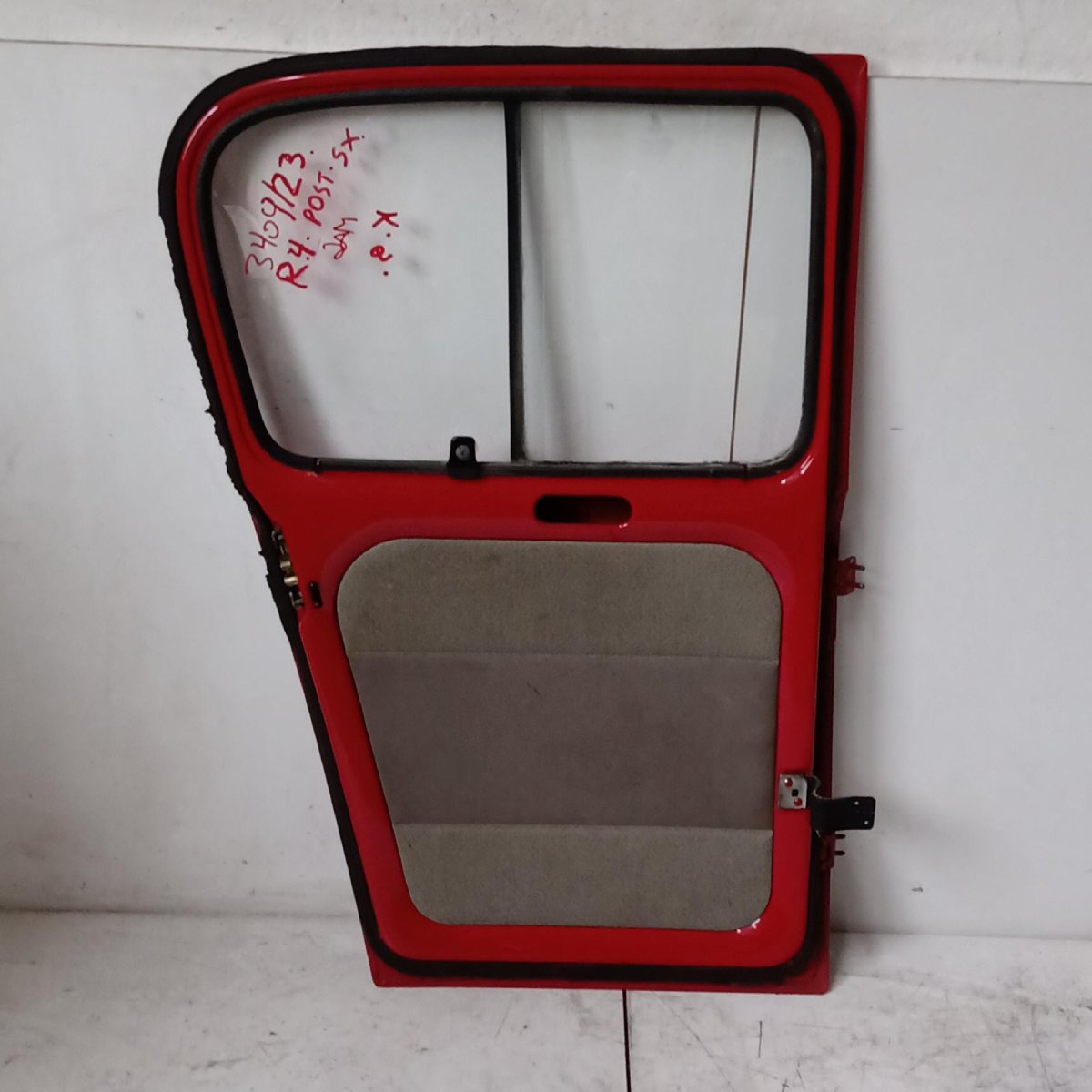 Porta posteriore sinistra Porta posteriore sinistra