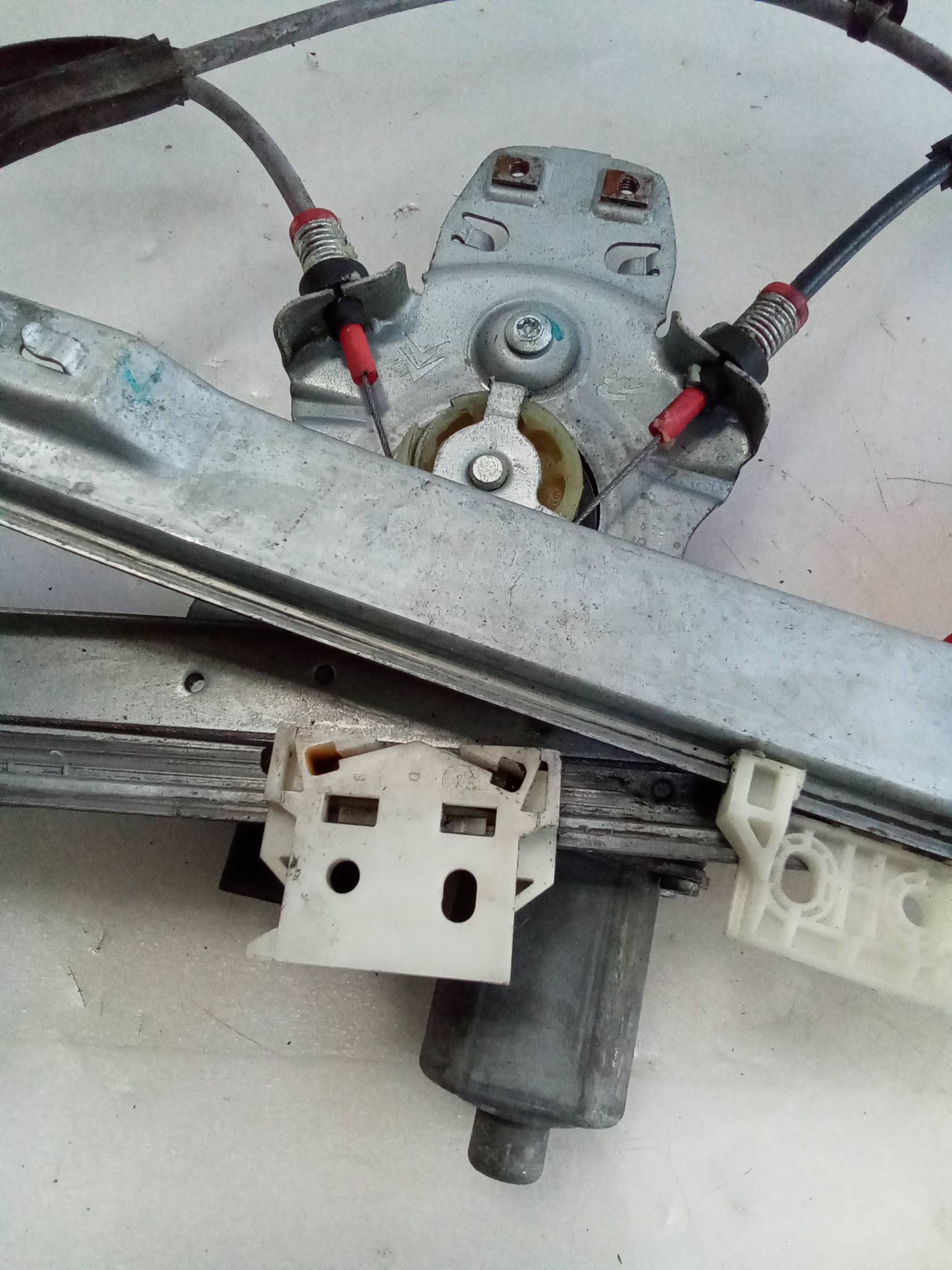 Alzacristallo elettr. porta ant. dx.