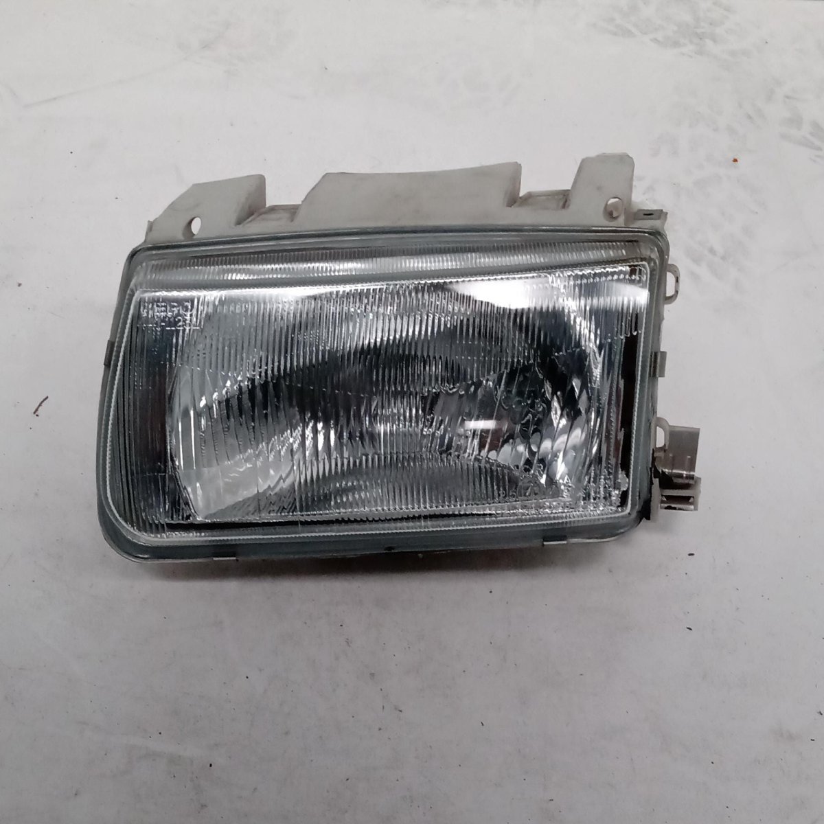 Fanale anteriore sinistro