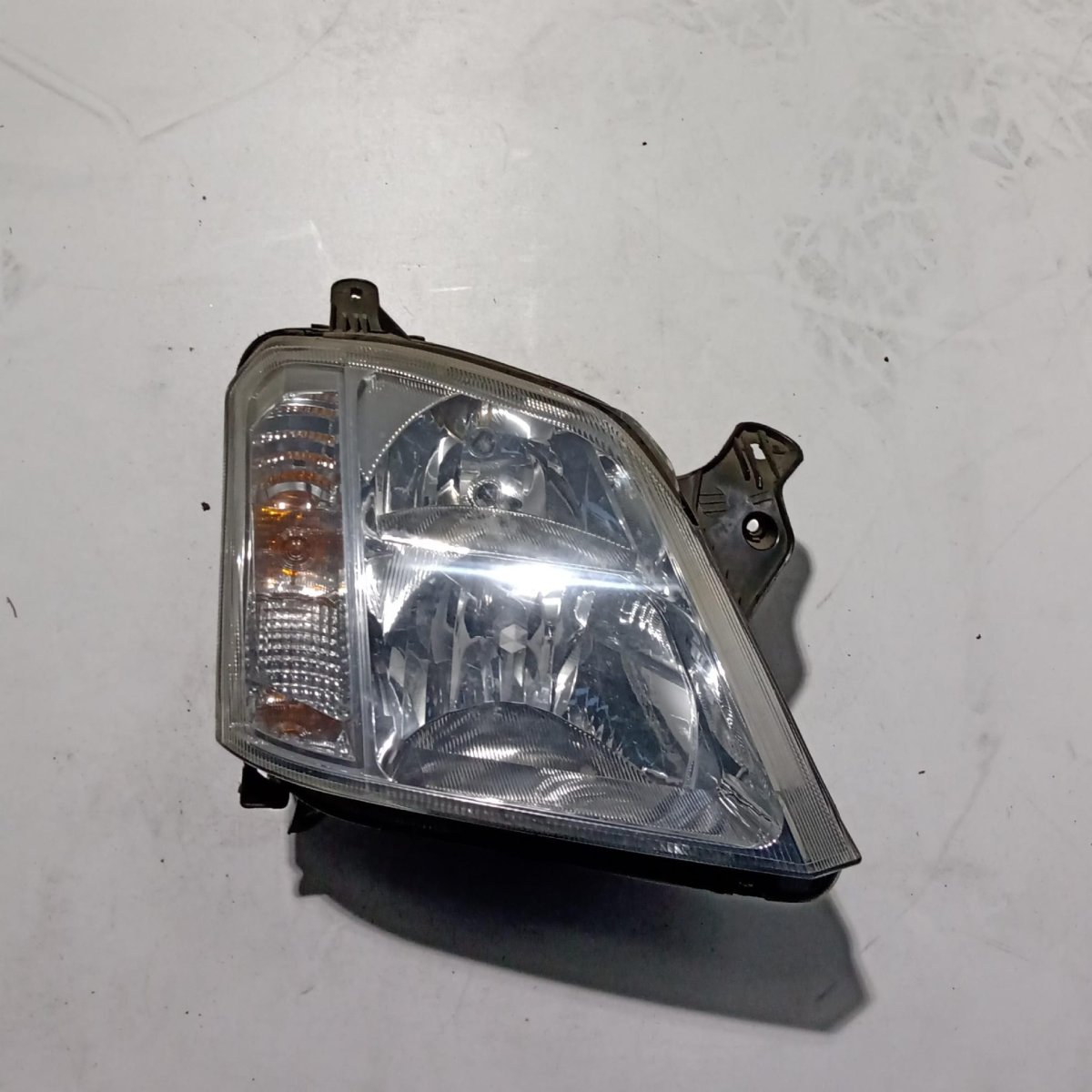 Fanale anteriore destro