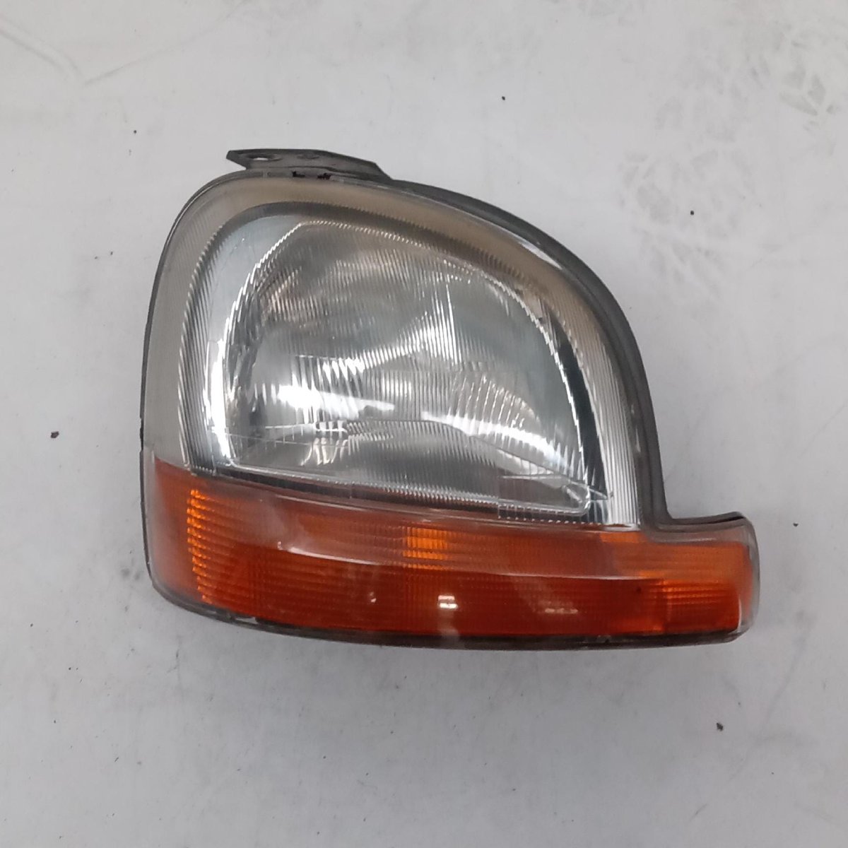 Fanale anteriore destro