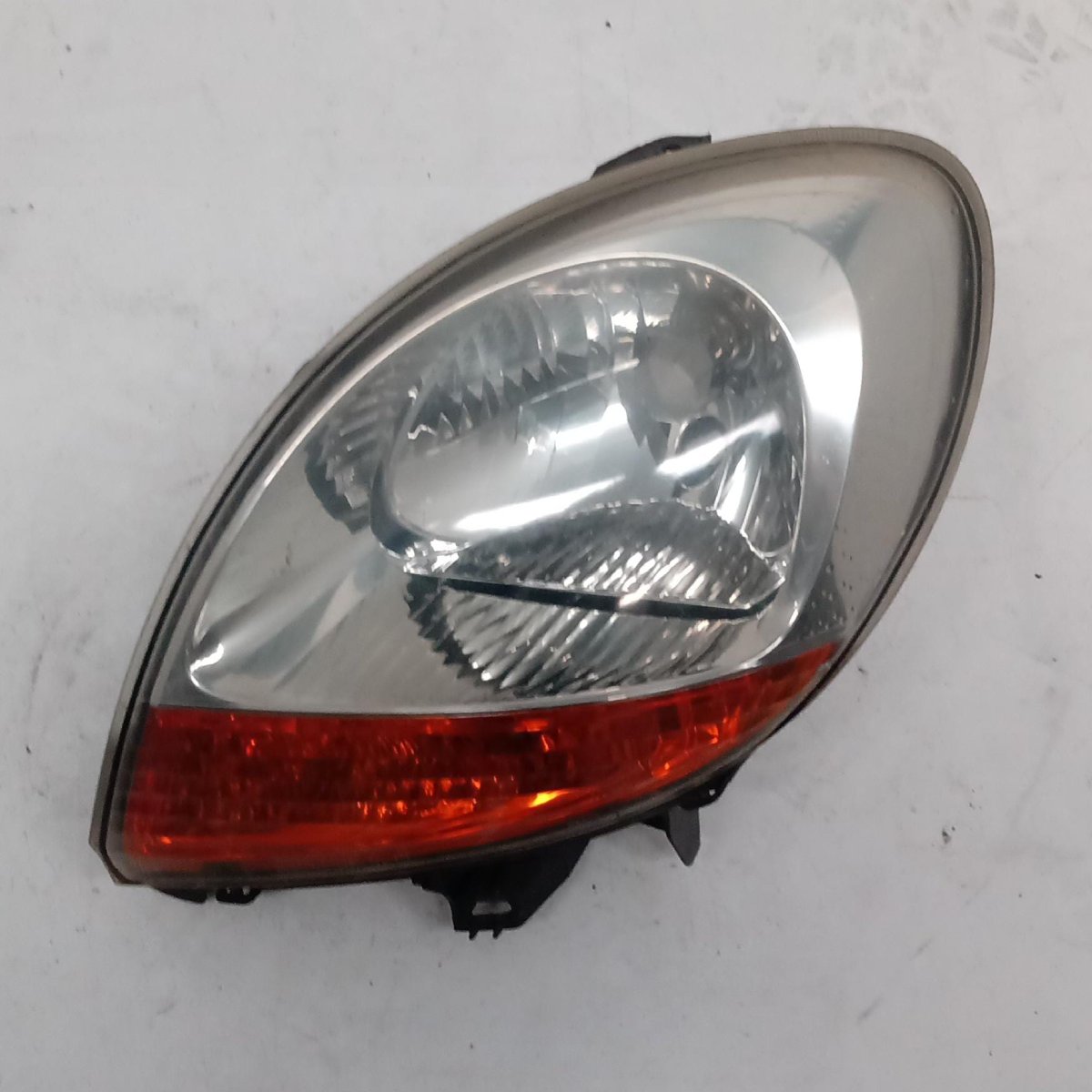 Fanale anteriore sinistro