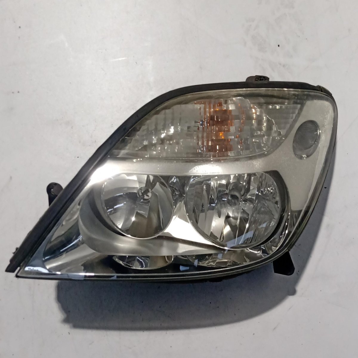 Fanale anteriore sinistro