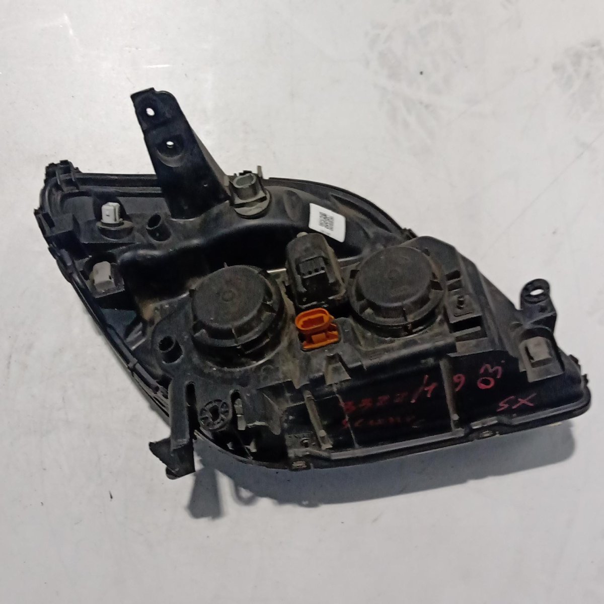 Fanale anteriore sinistro