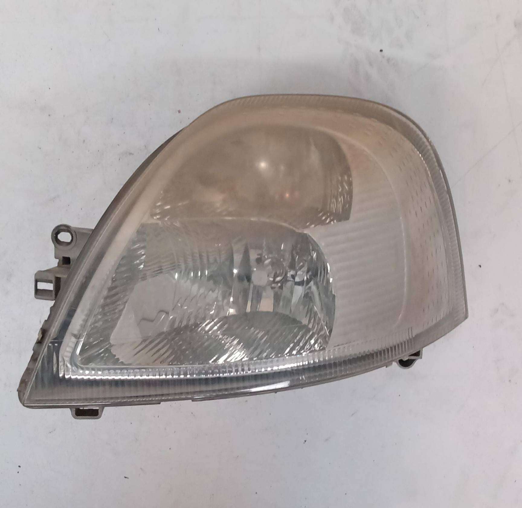 Fanale anteriore sinistro