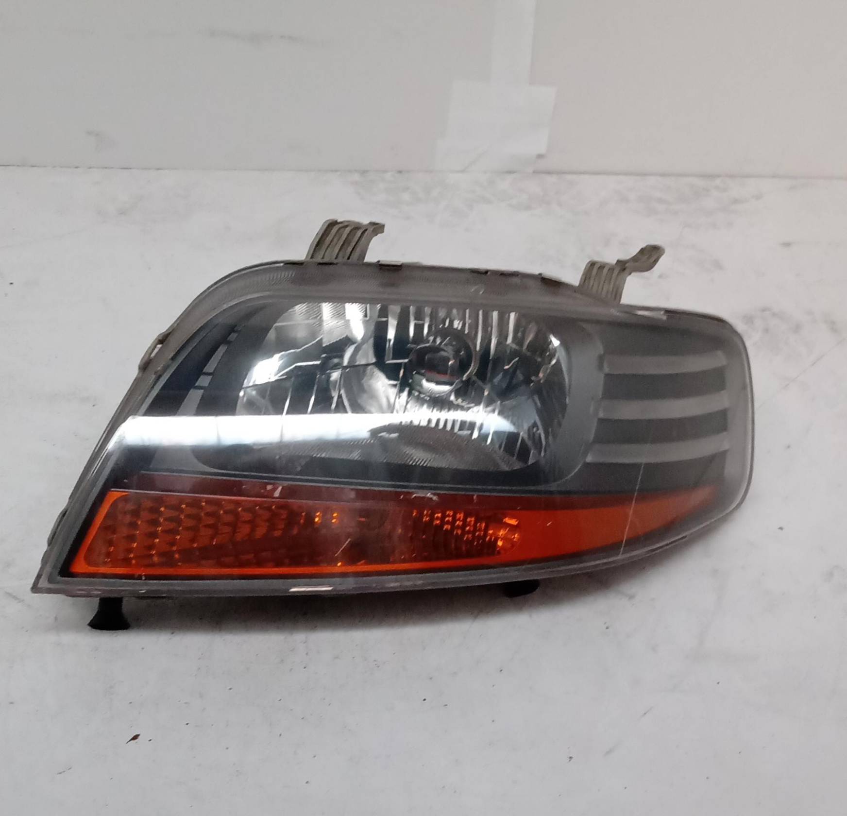 Fanale anteriore sinistro