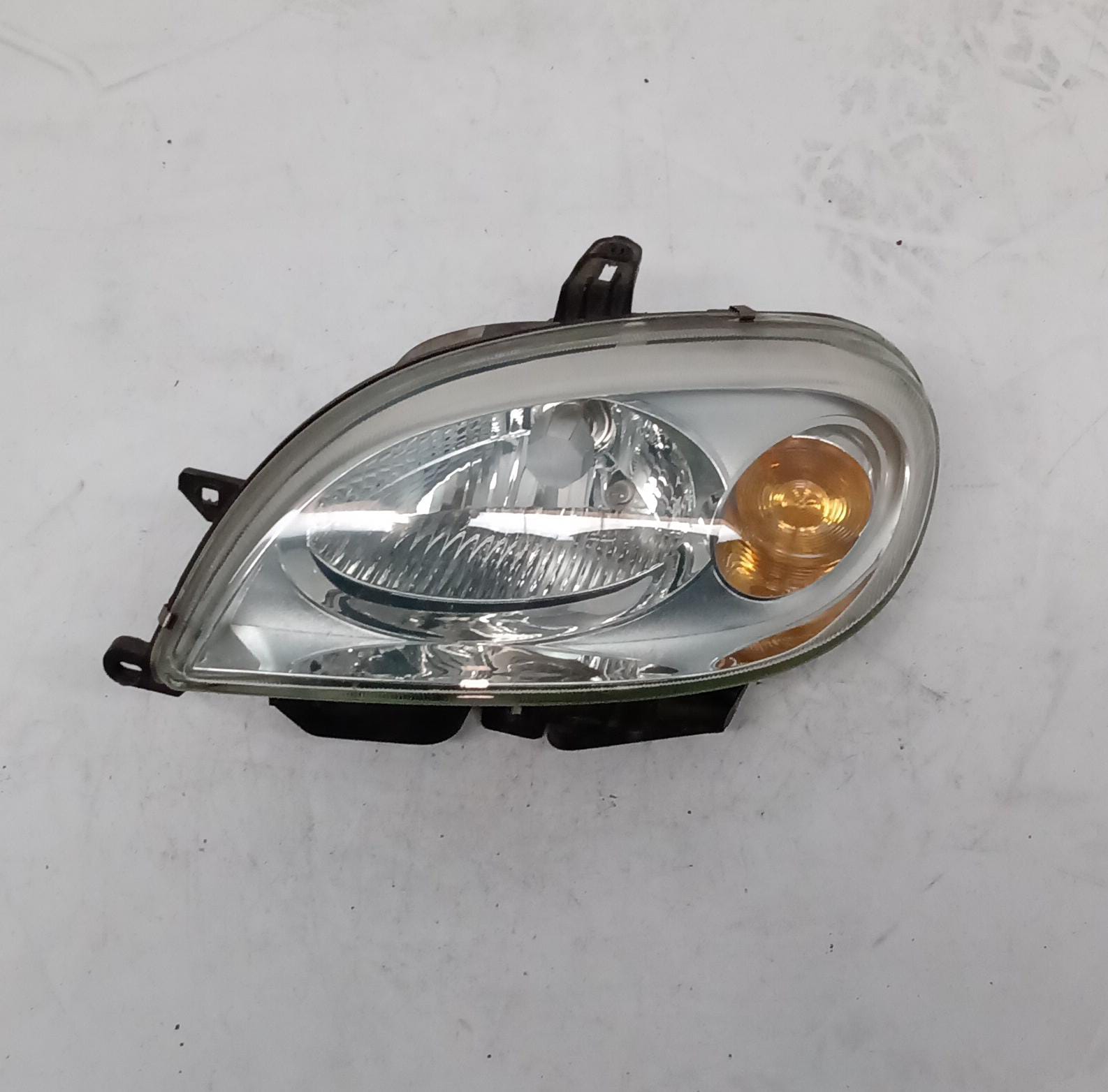 Fanale anteriore sinistro