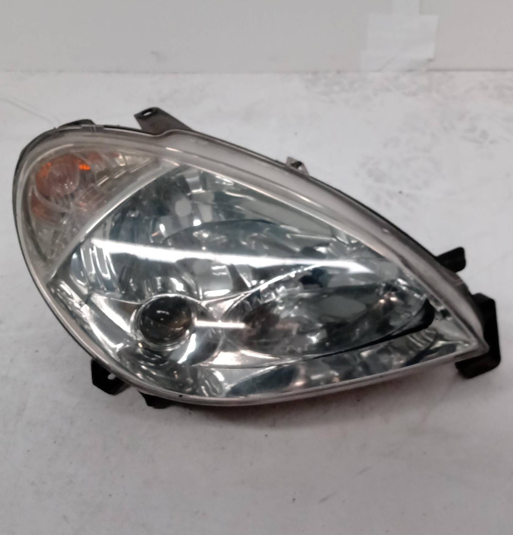 Fanale anteriore destro