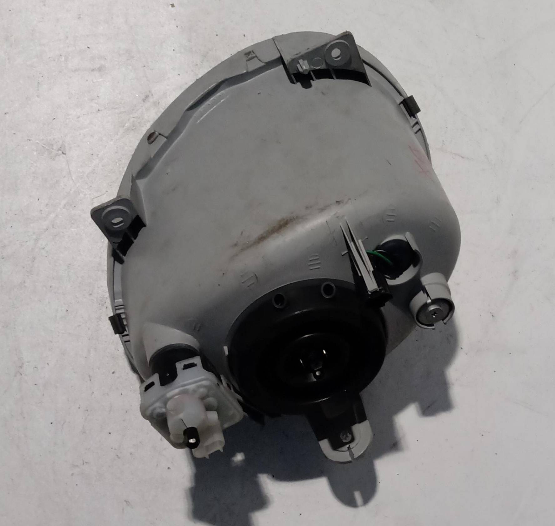 Fanale anteriore destro