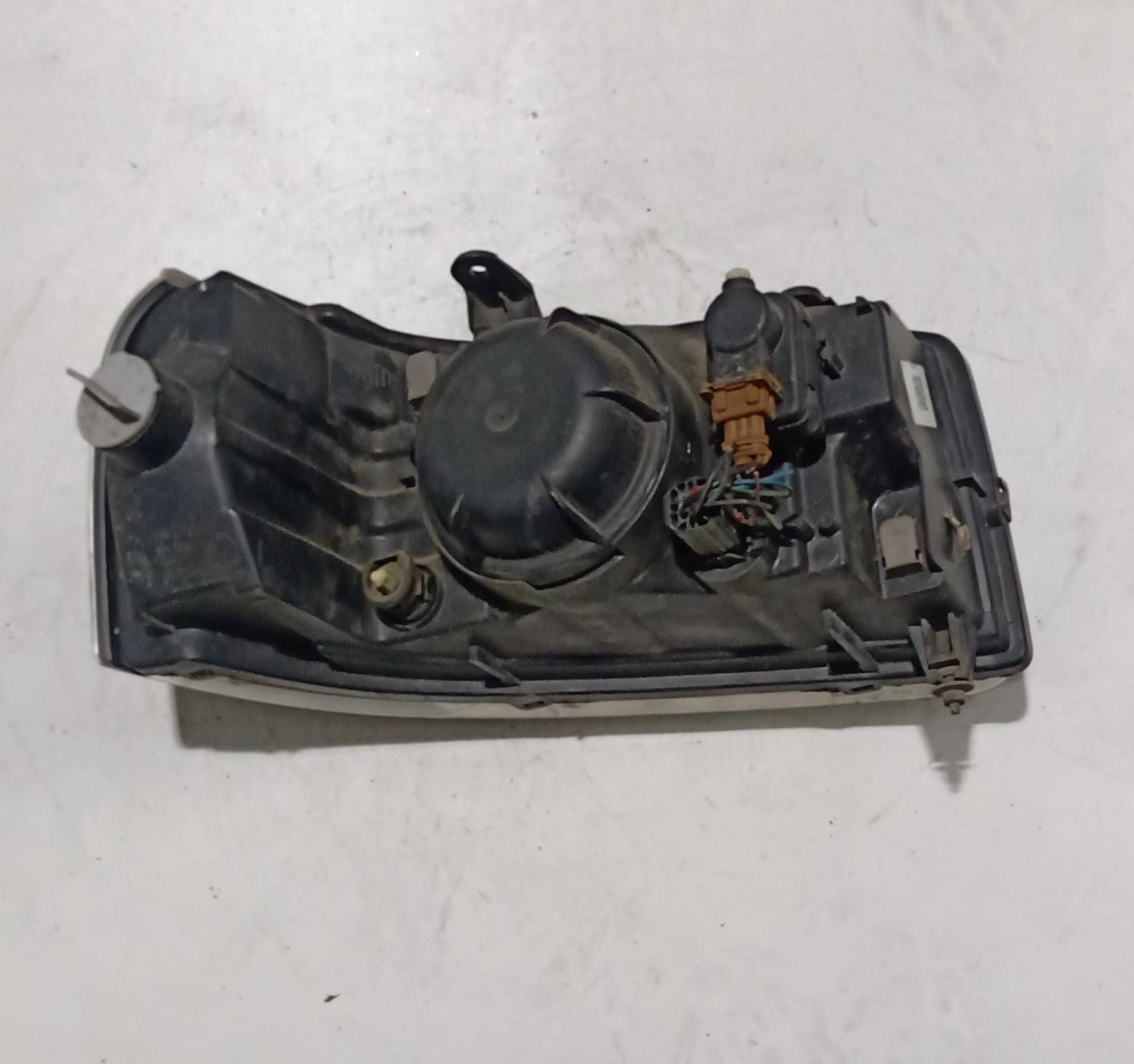 Fanale anteriore sinistro