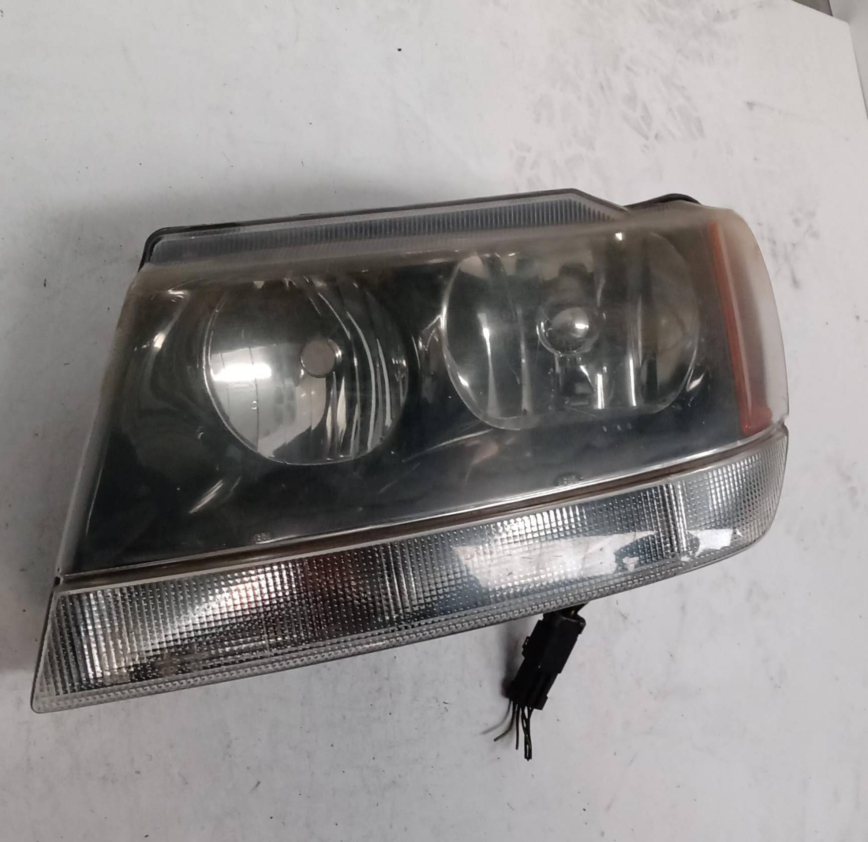 Fanale anteriore sinistro