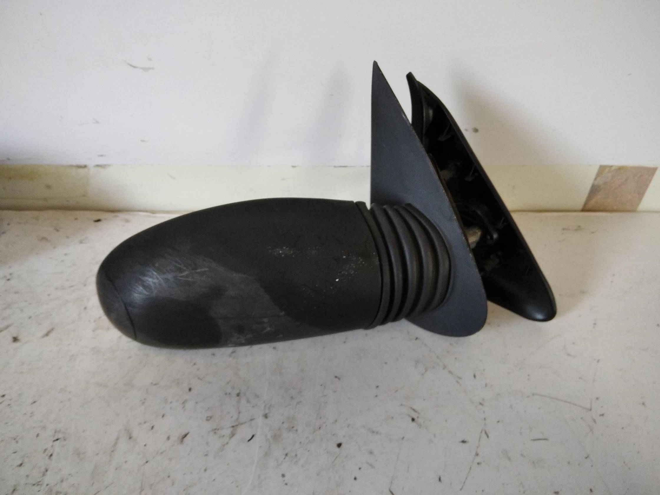 Retrovisore est. dx.