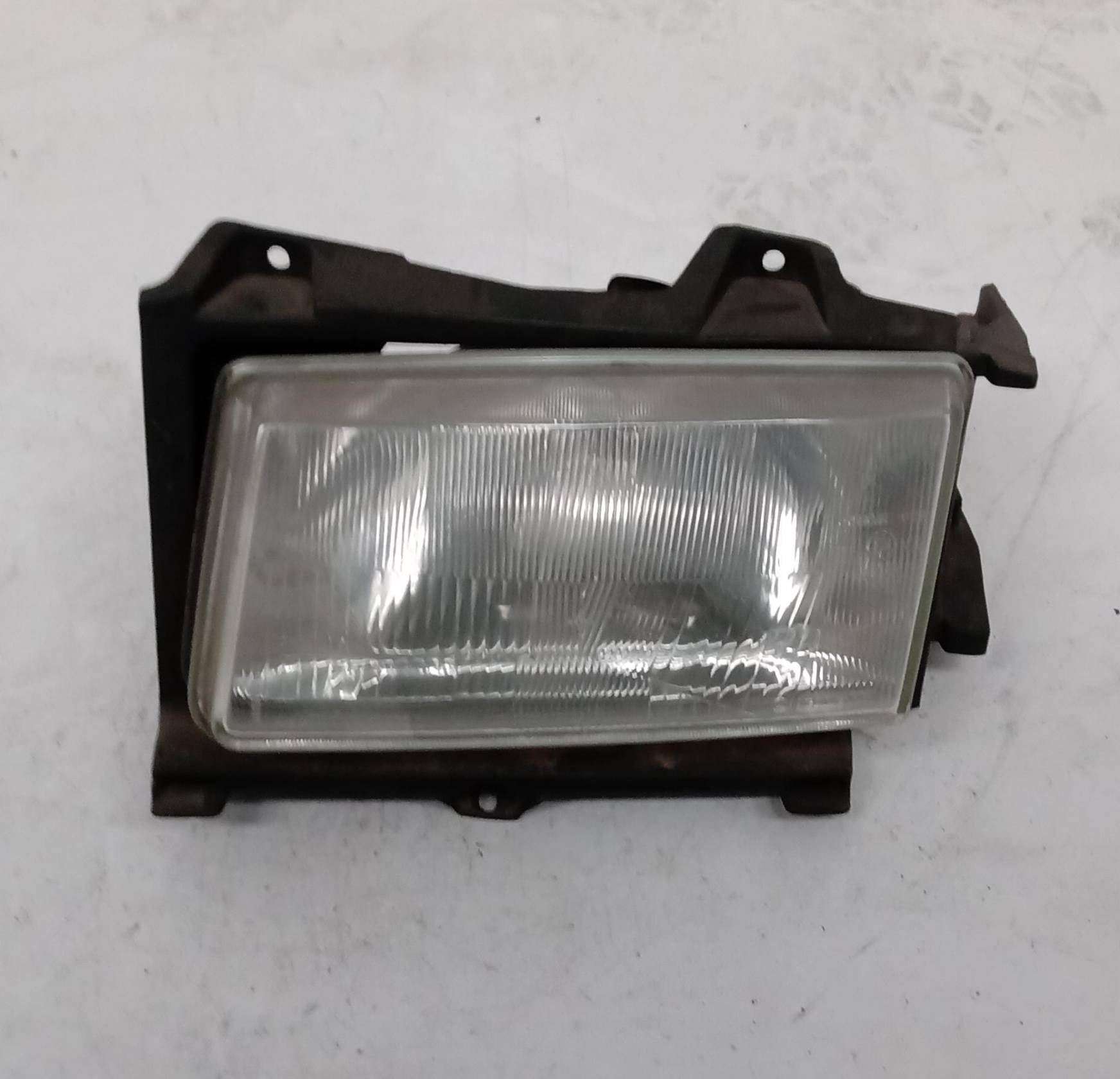 Fanale anteriore sinistro