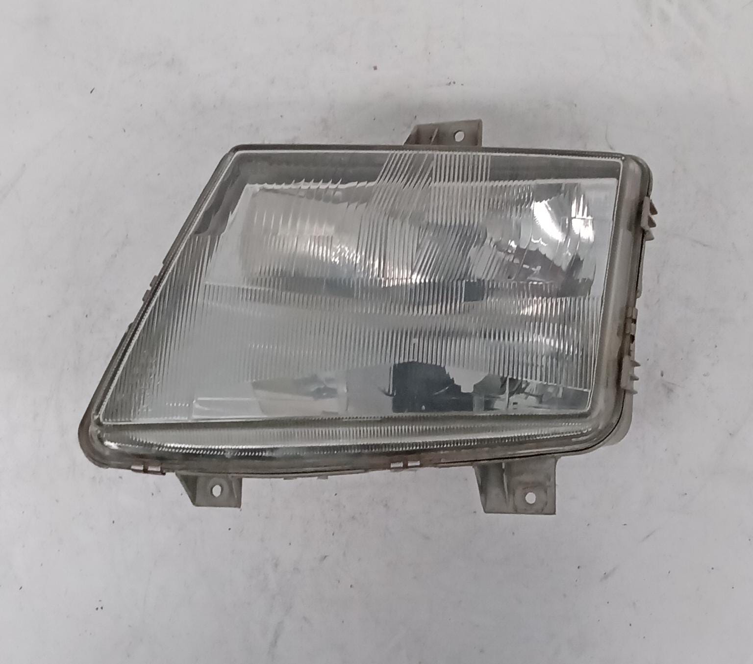 Fanale anteriore sinistro