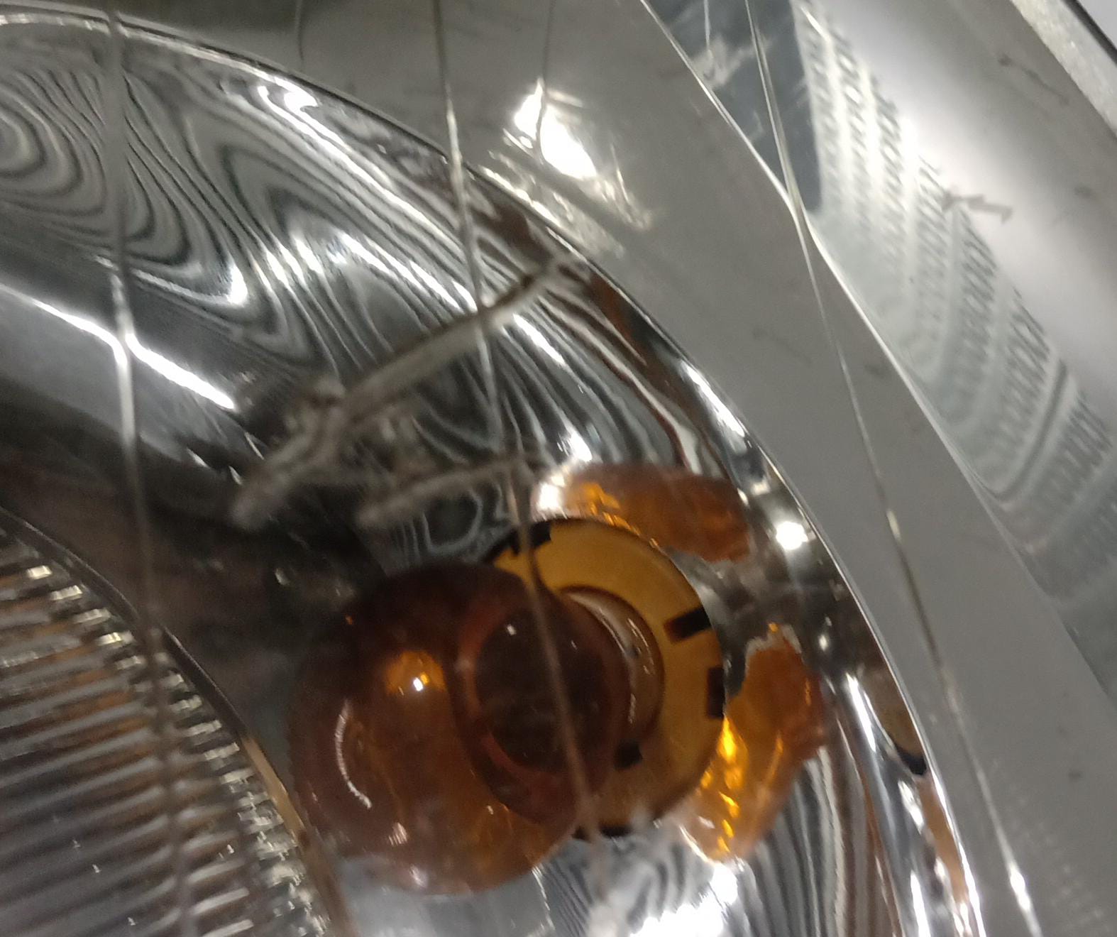 Fanale anteriore sinistro