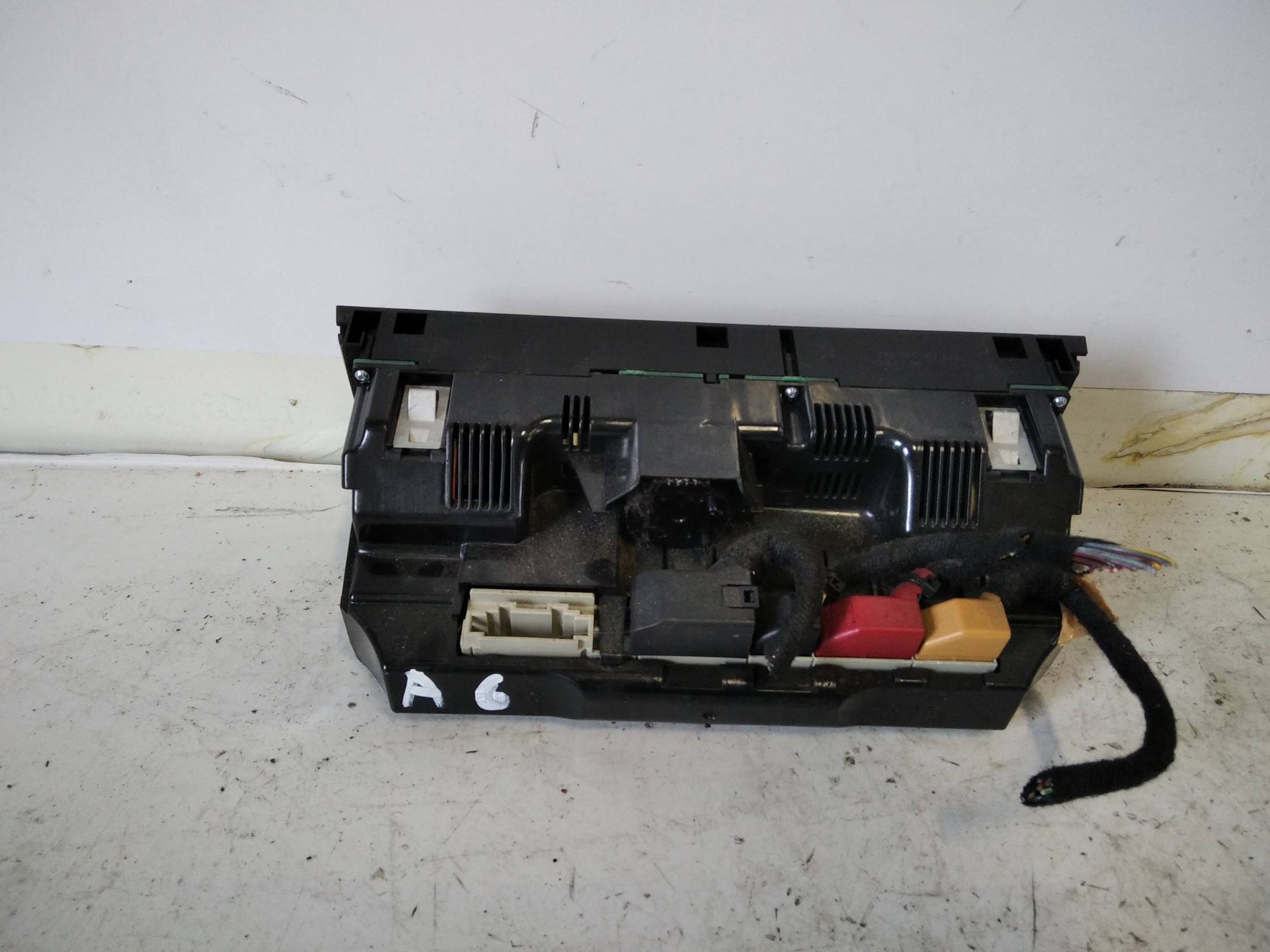 Blocco comando climatizzazione Blocco comando climatizzazione