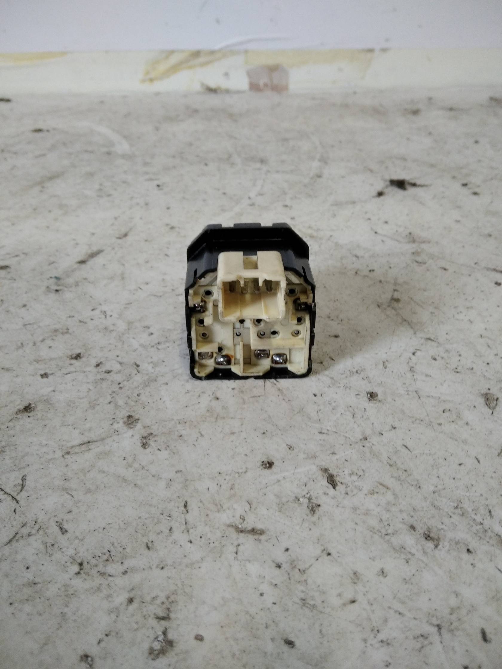 Interruttore alzacristalli porta ant.