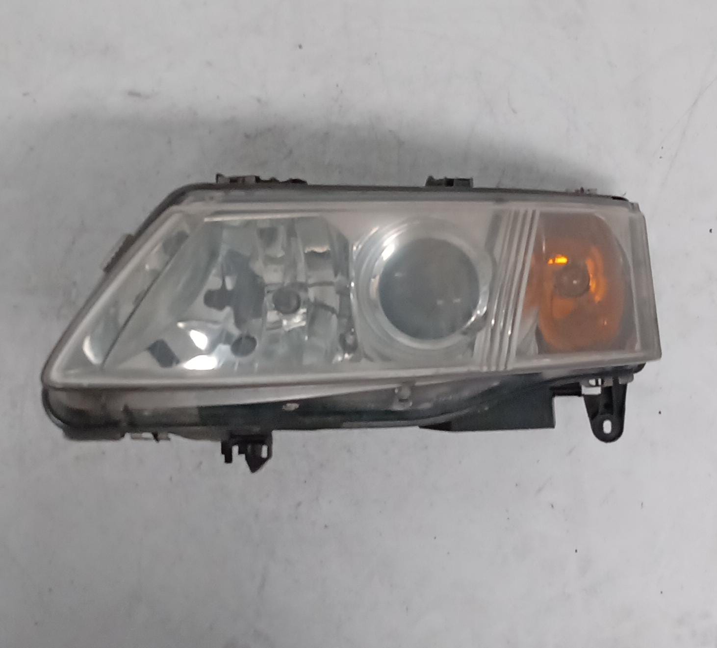 Fanale anteriore sinistro