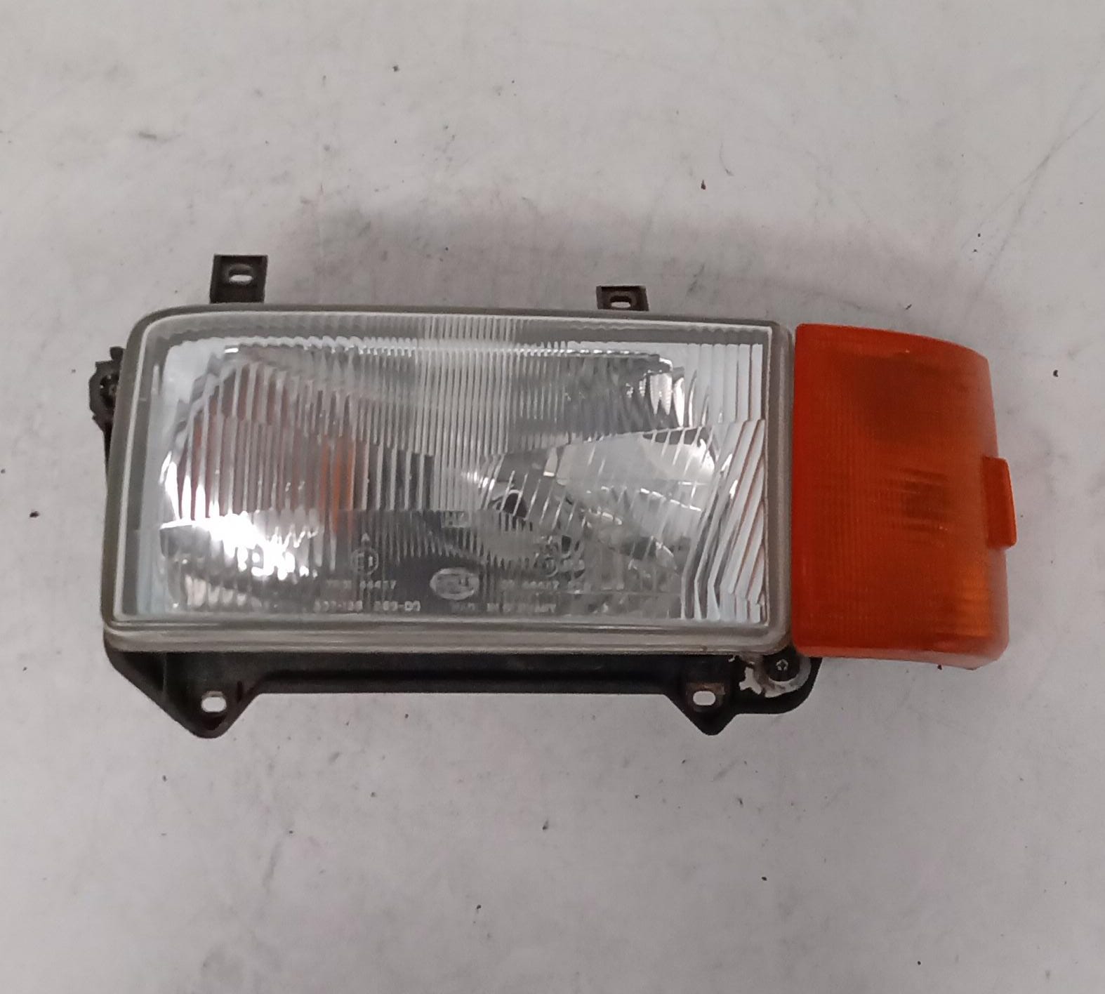 Fanale anteriore sinistro