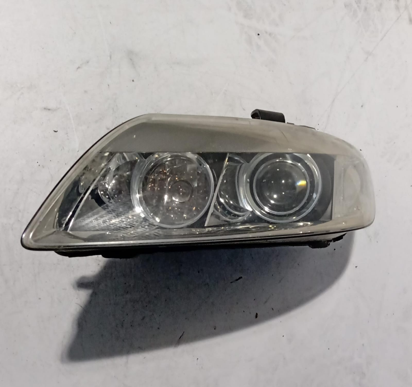 Fanale anteriore sinistro