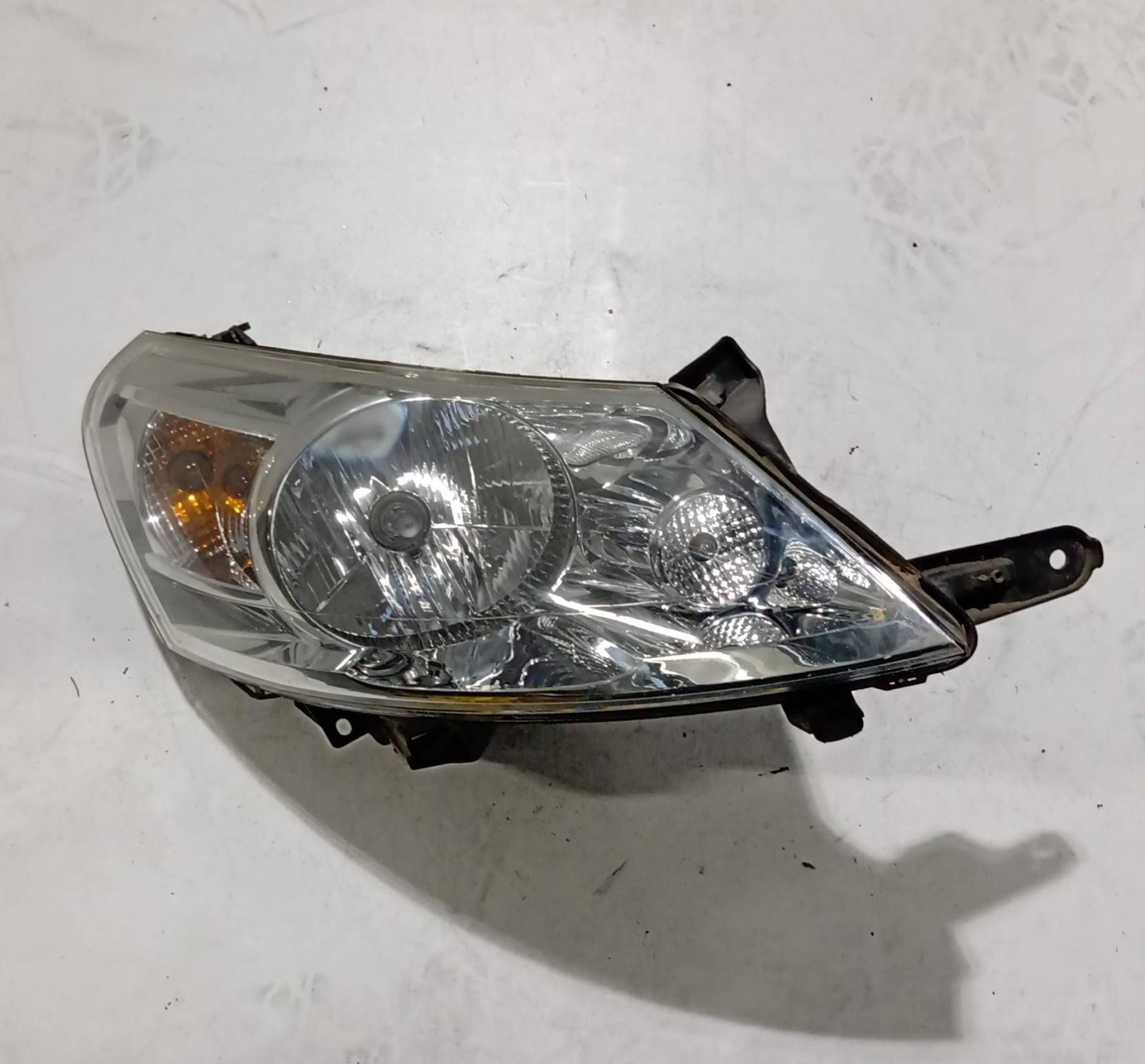 Fanale anteriore destro