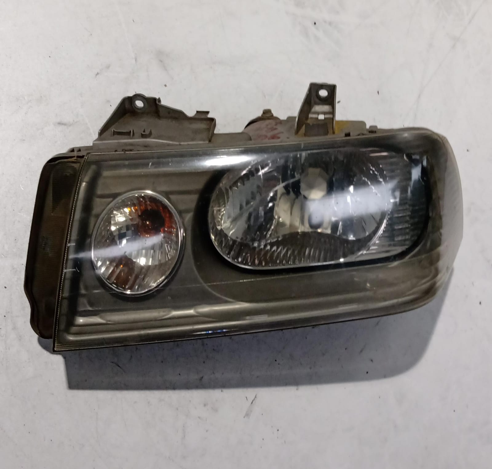 Fanale anteriore sinistro