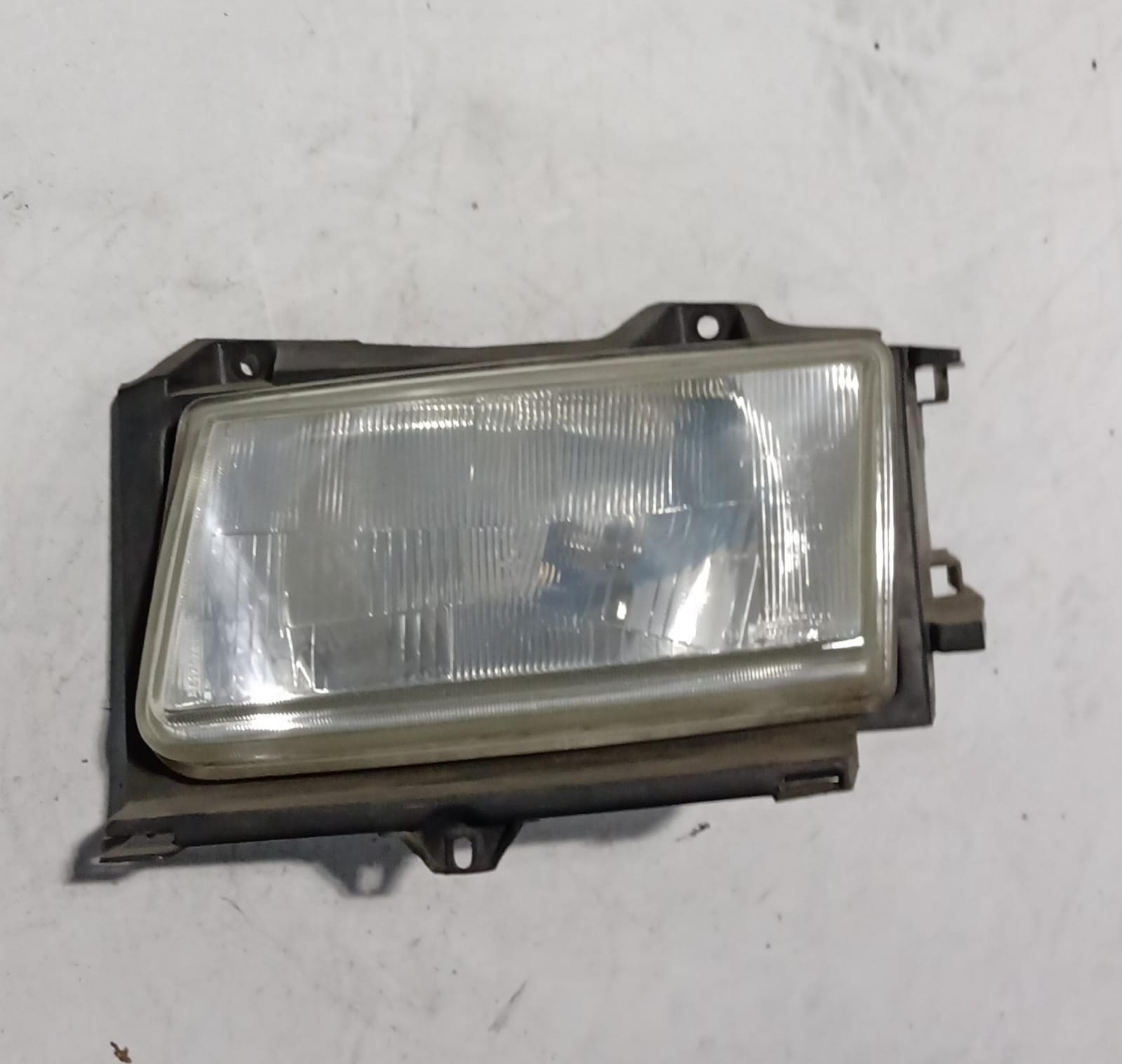 Fanale anteriore sinistro