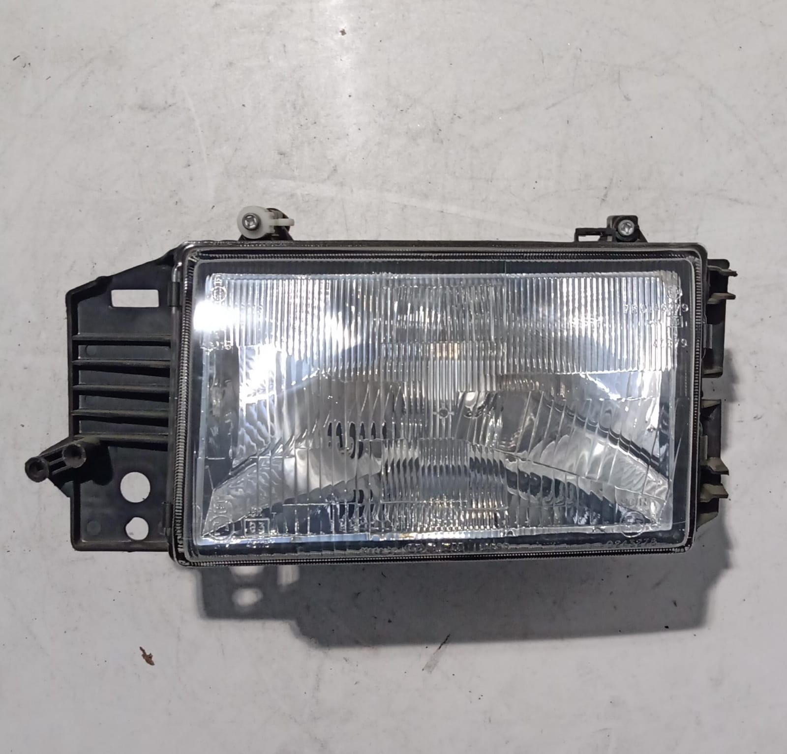 Fanale anteriore sinistro