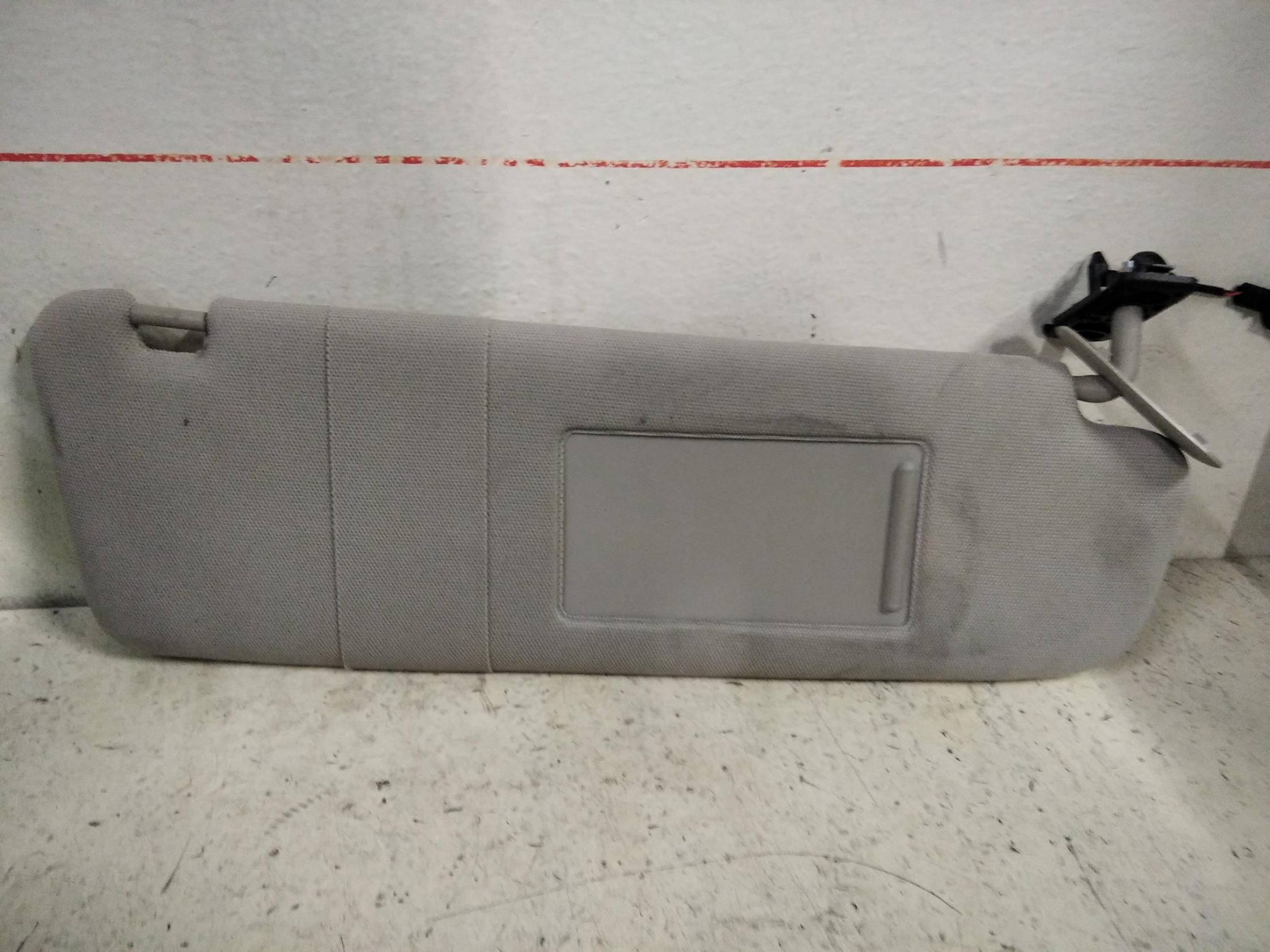 Aletta parasole parabrezza dx.