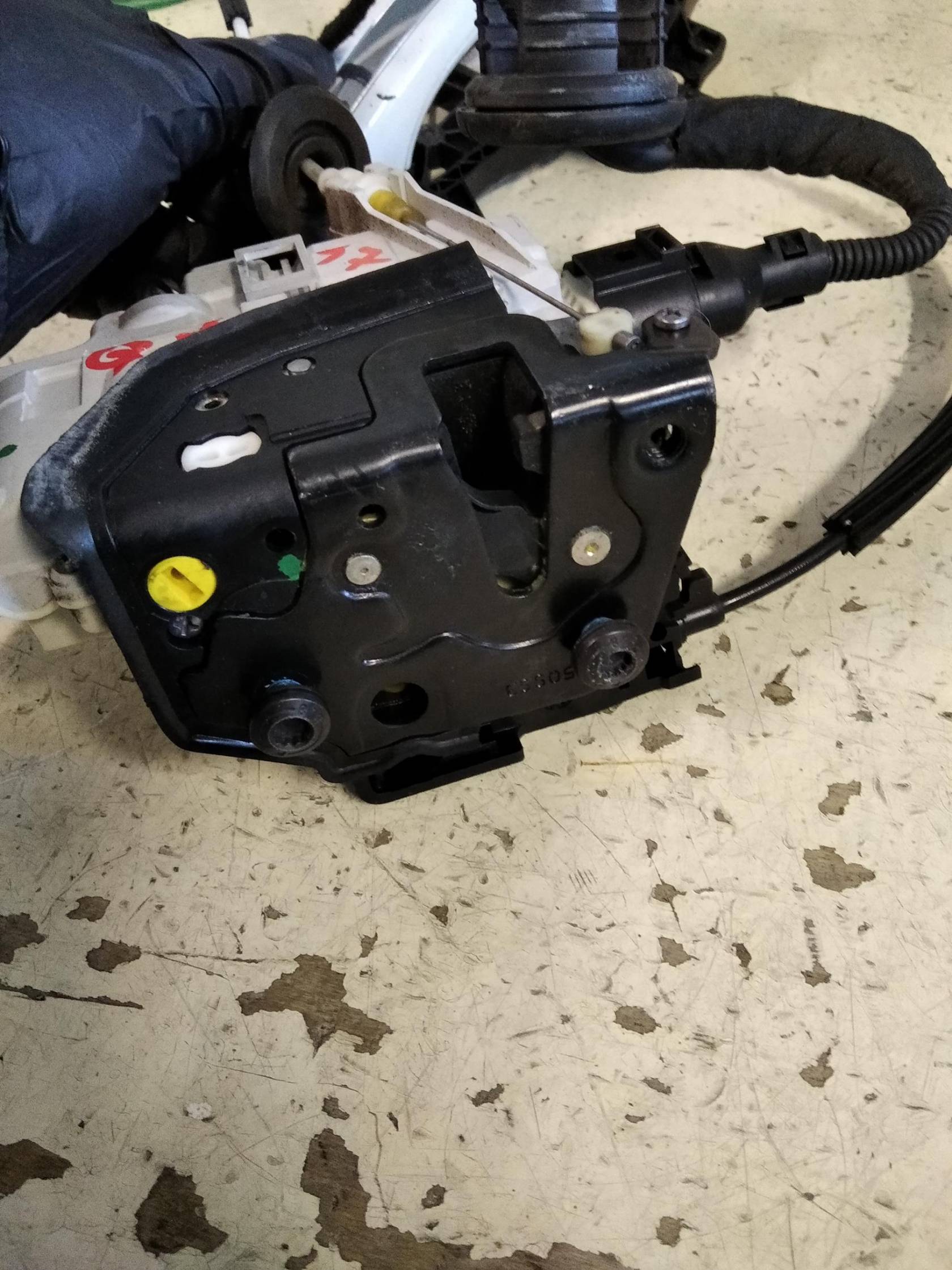 Serratura porta post. sx.