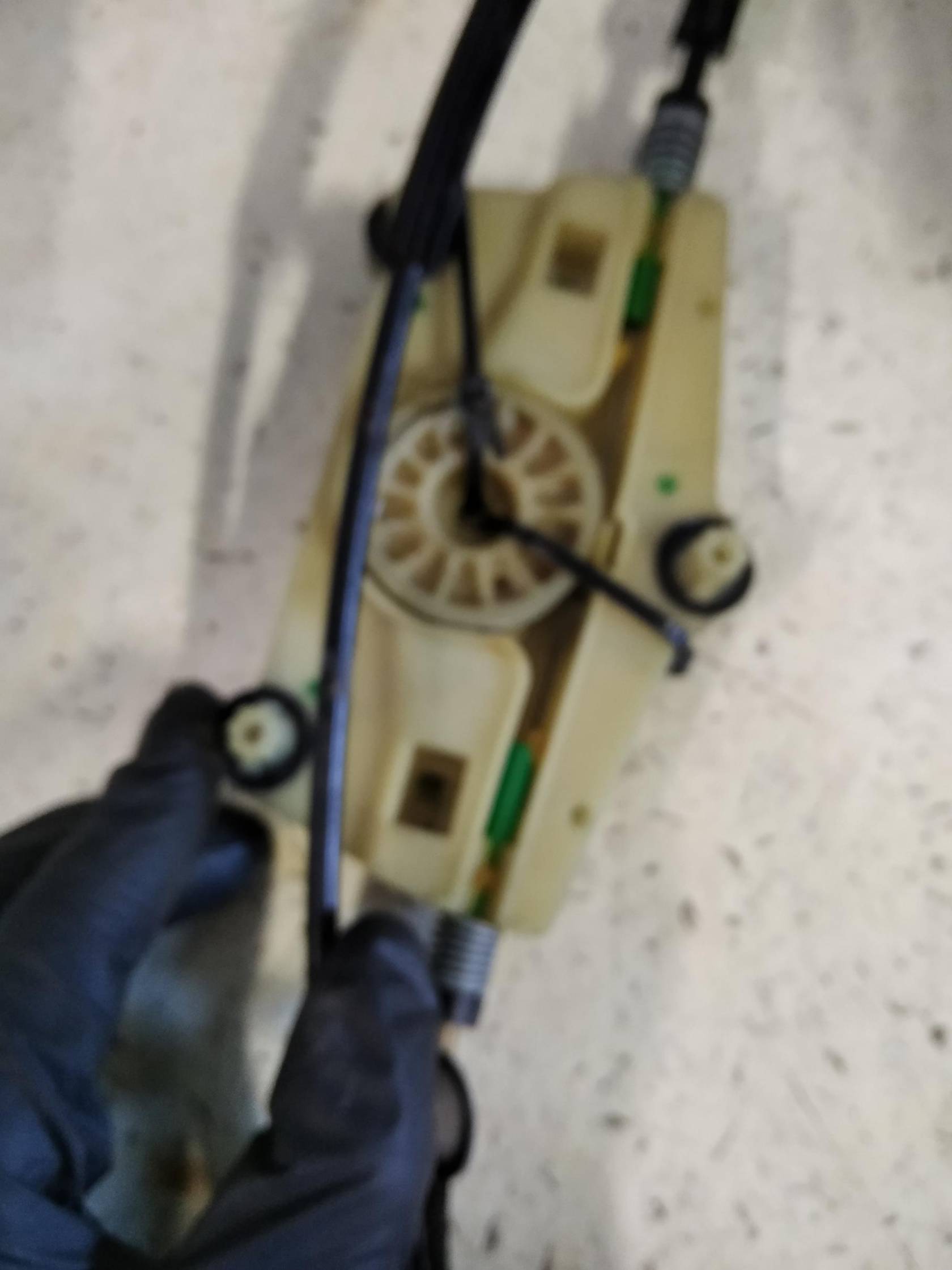 Alzacristallo elettr. porta post. sx.