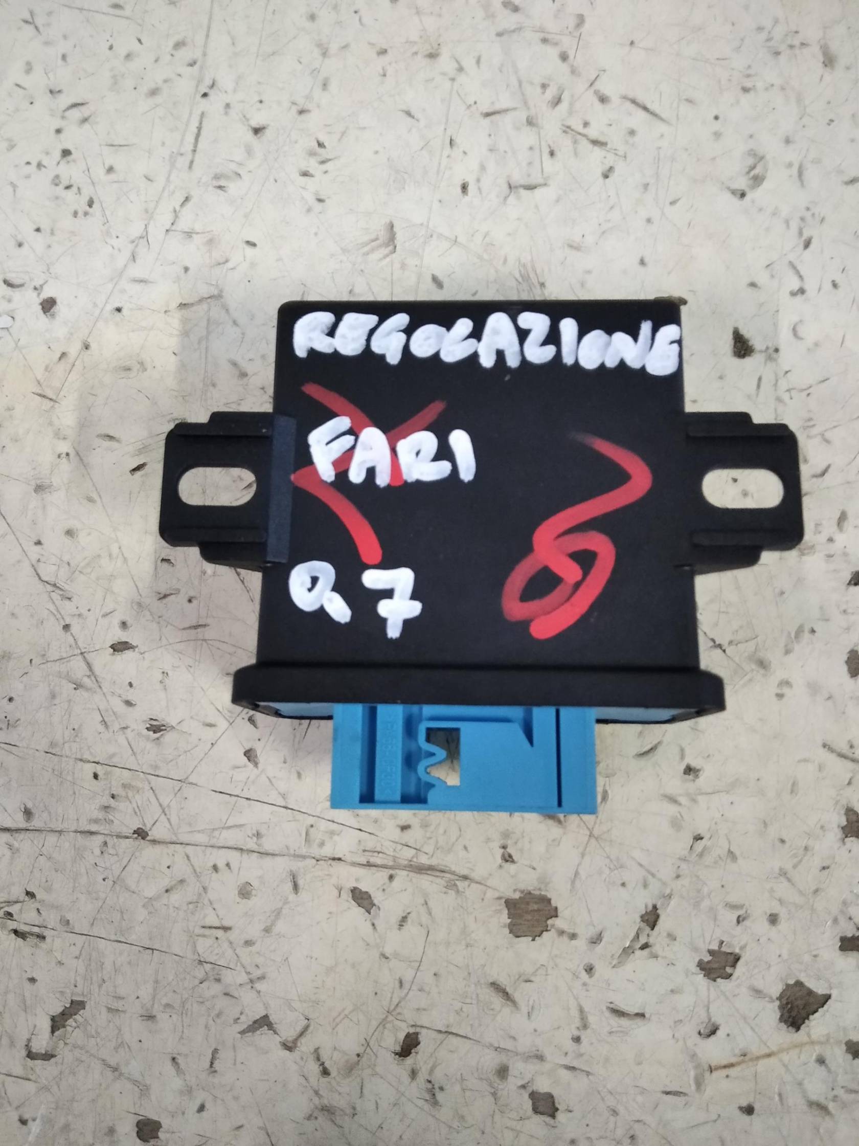 Centralina proiettore direzionale sx.