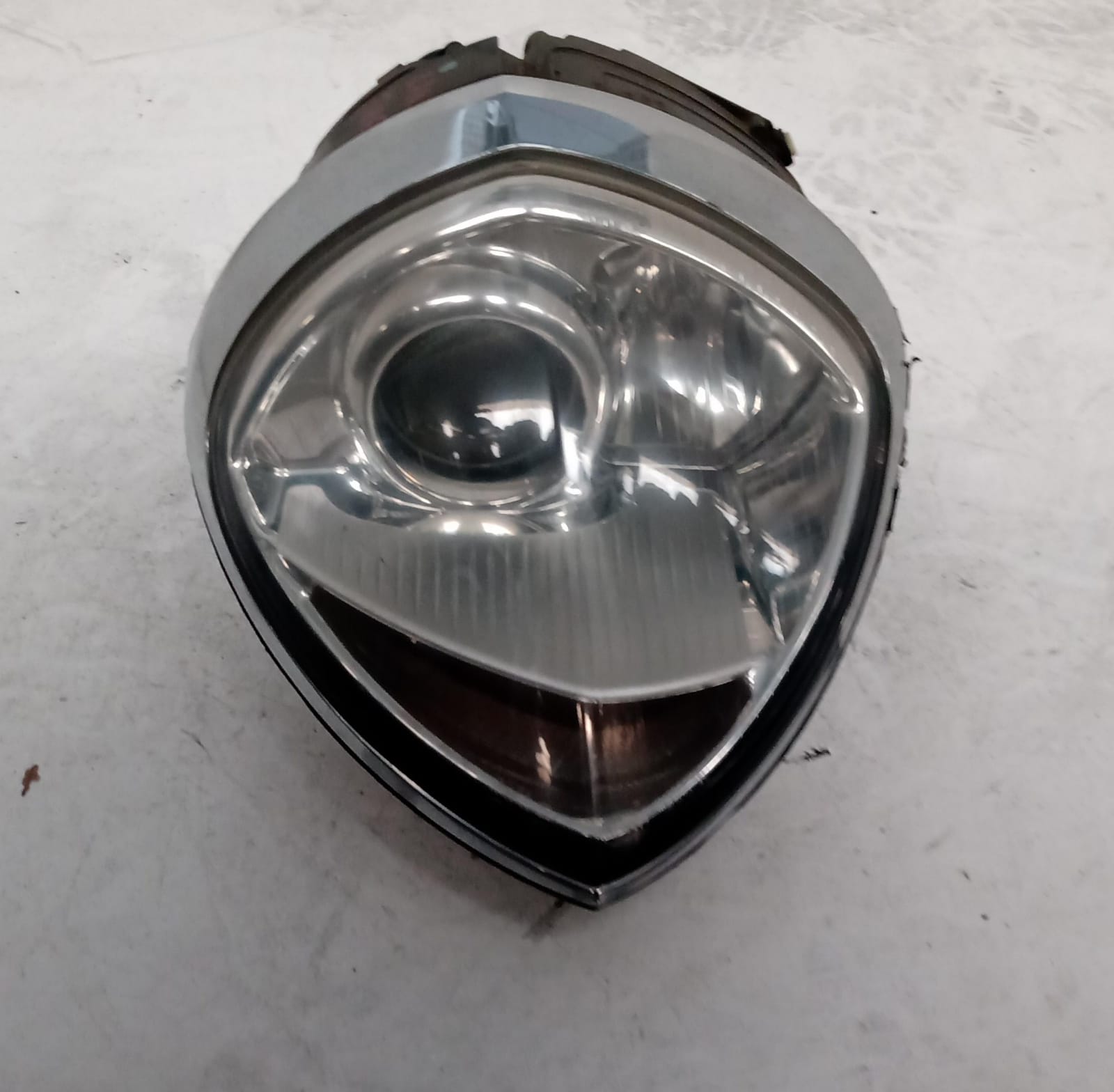 Fanale anteriore destro