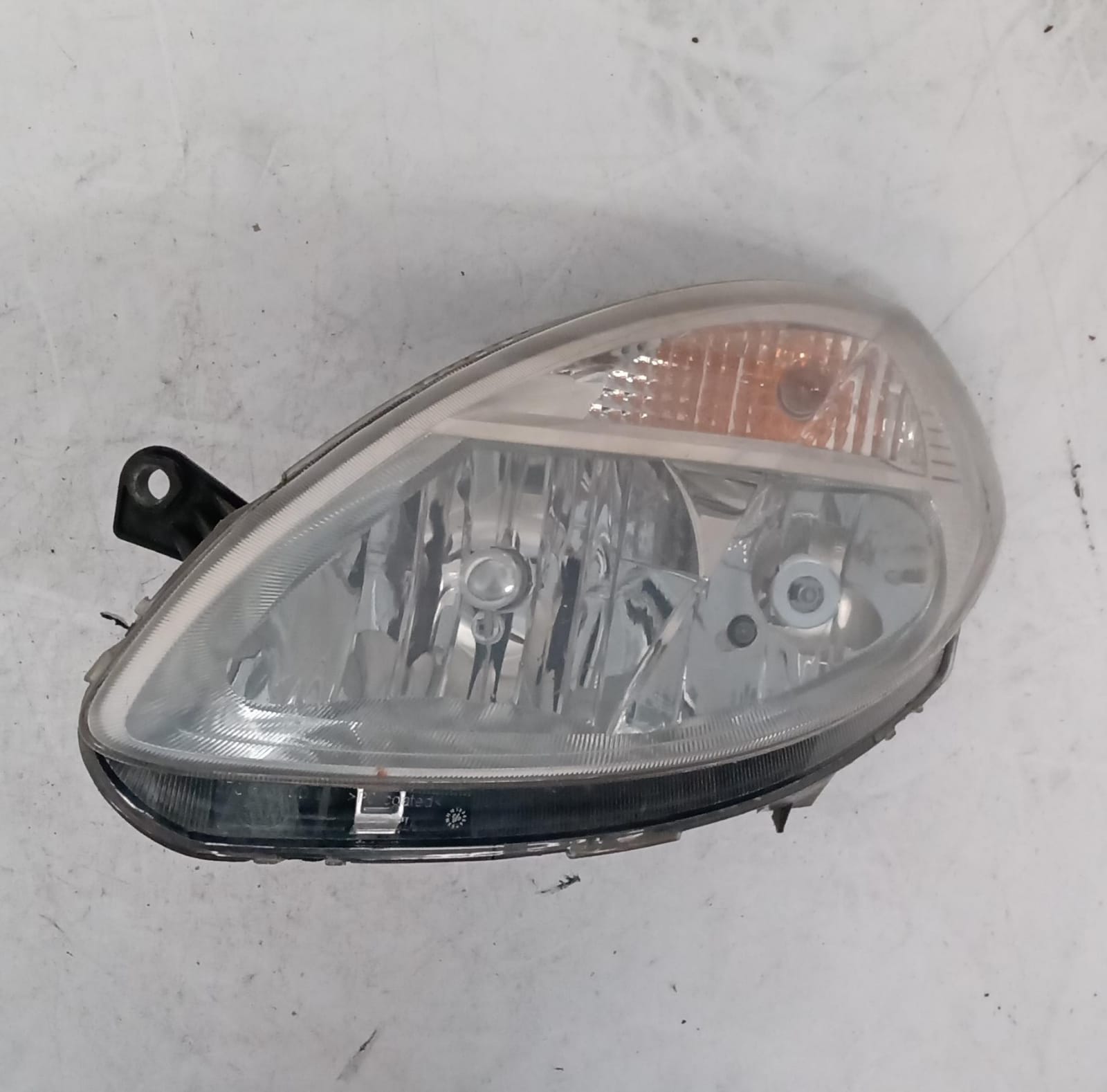 Fanale anteriore sinistro