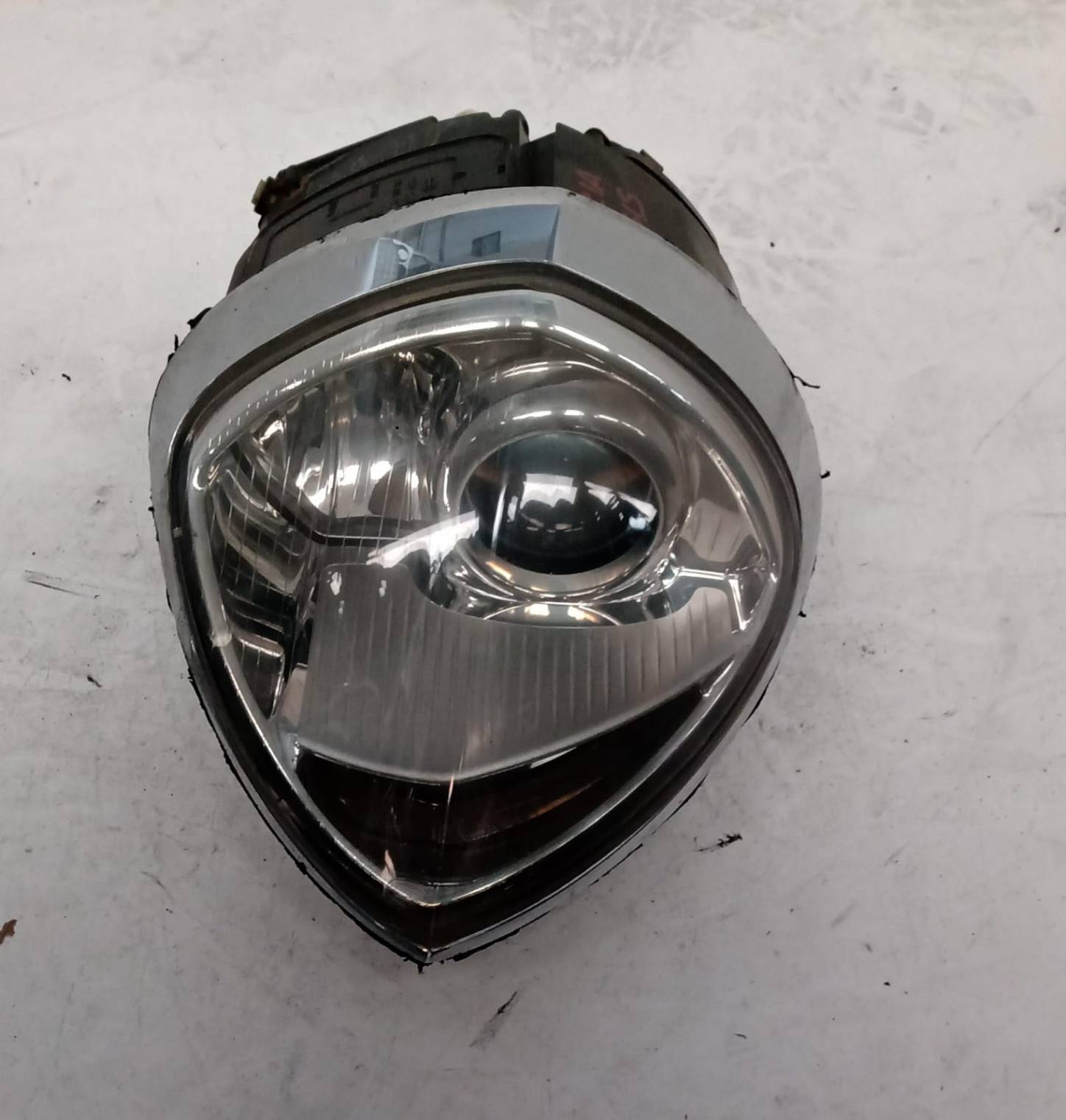 Fanale anteriore sinistro