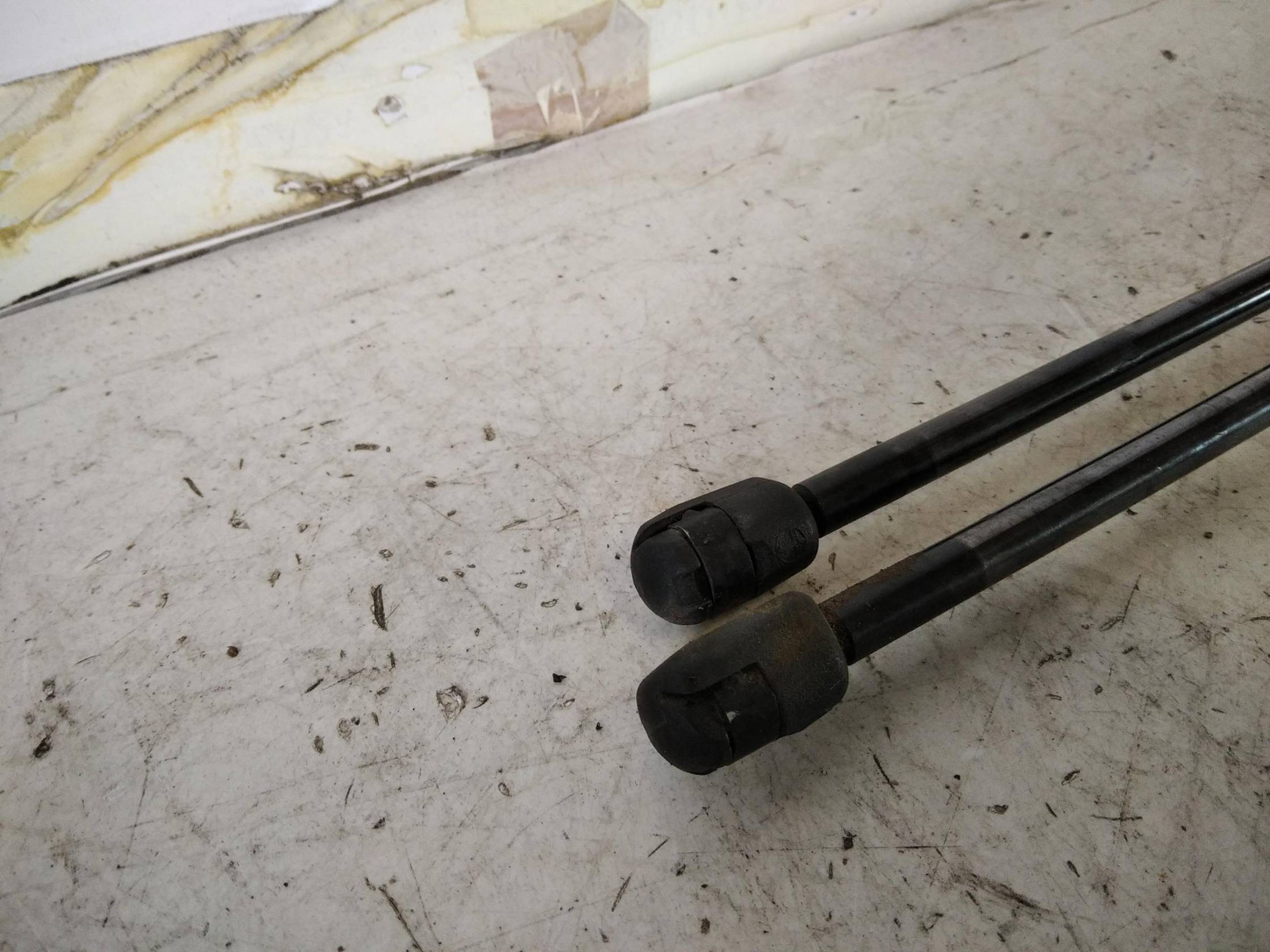 Asta ammortizzante portello post. sx.