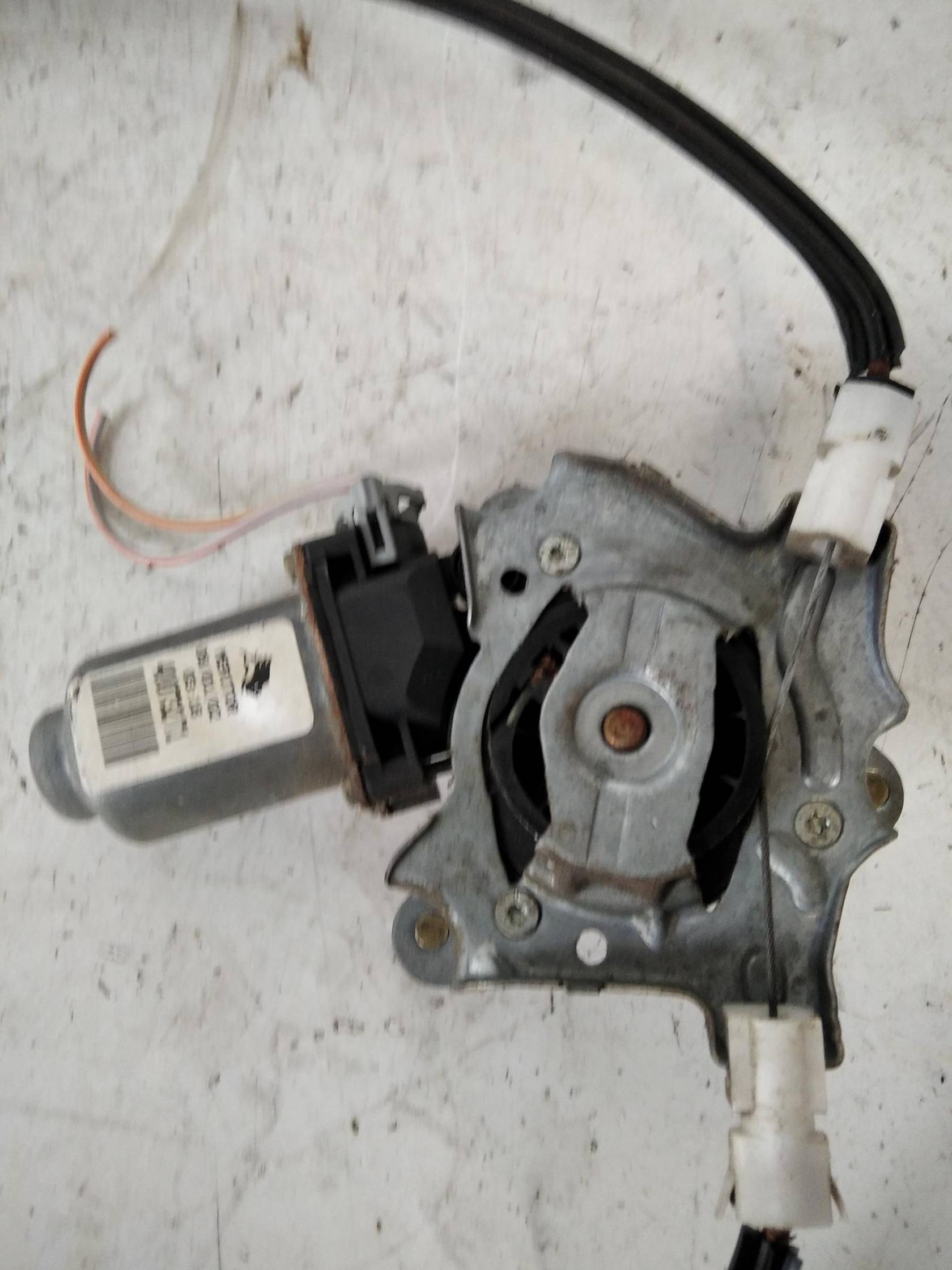 Alzacristallo elettr. porta ant. con motorino dx.