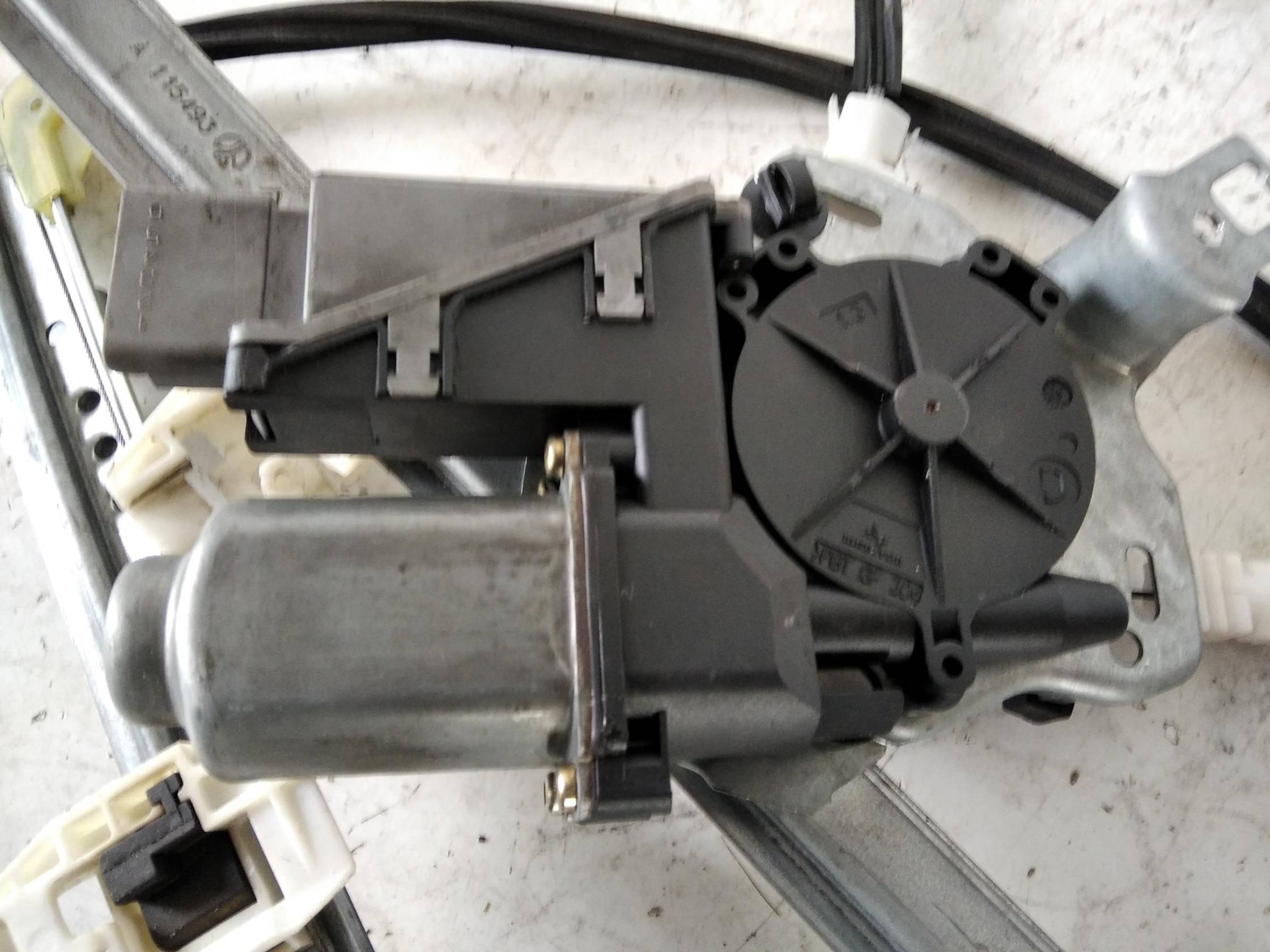 Alzacristallo elettr. porta ant. sx.