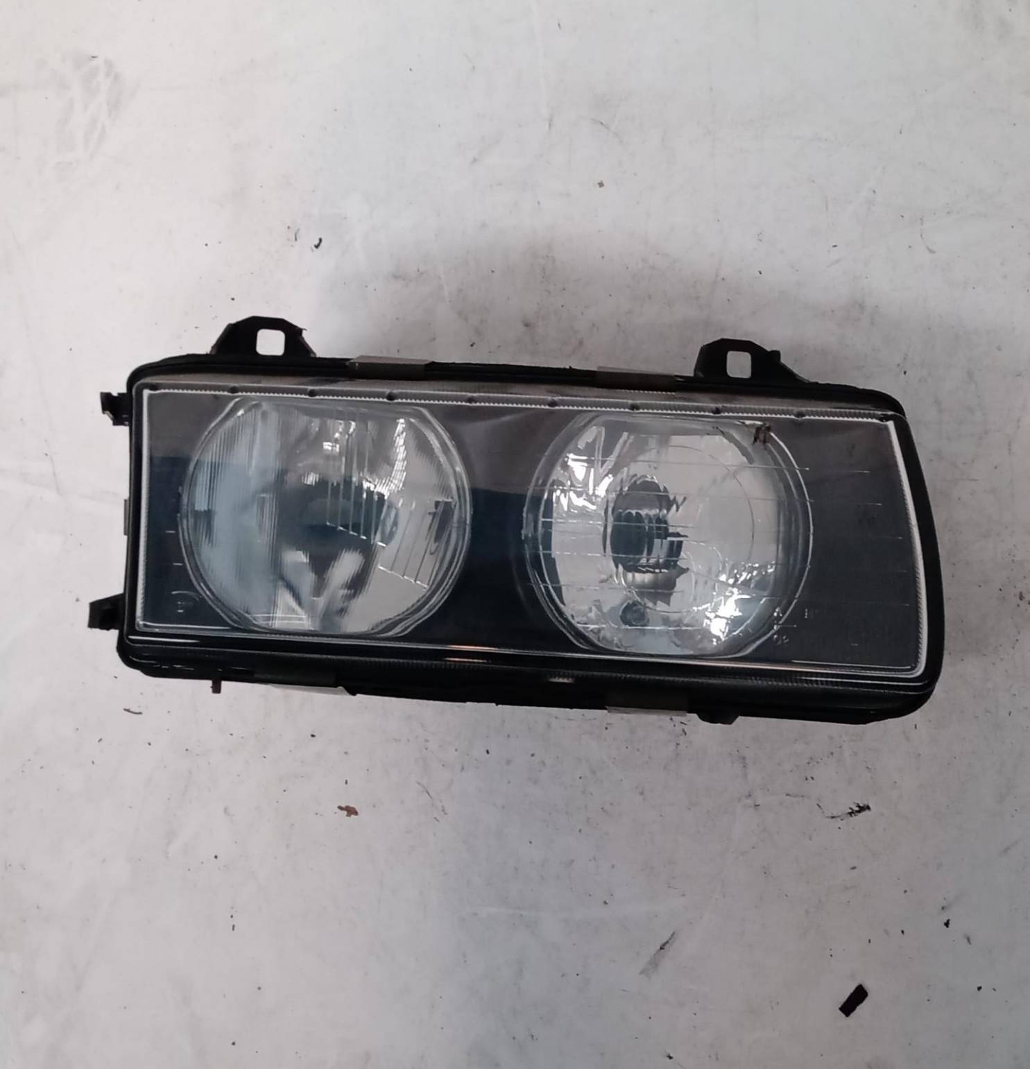 Fanale anteriore destro