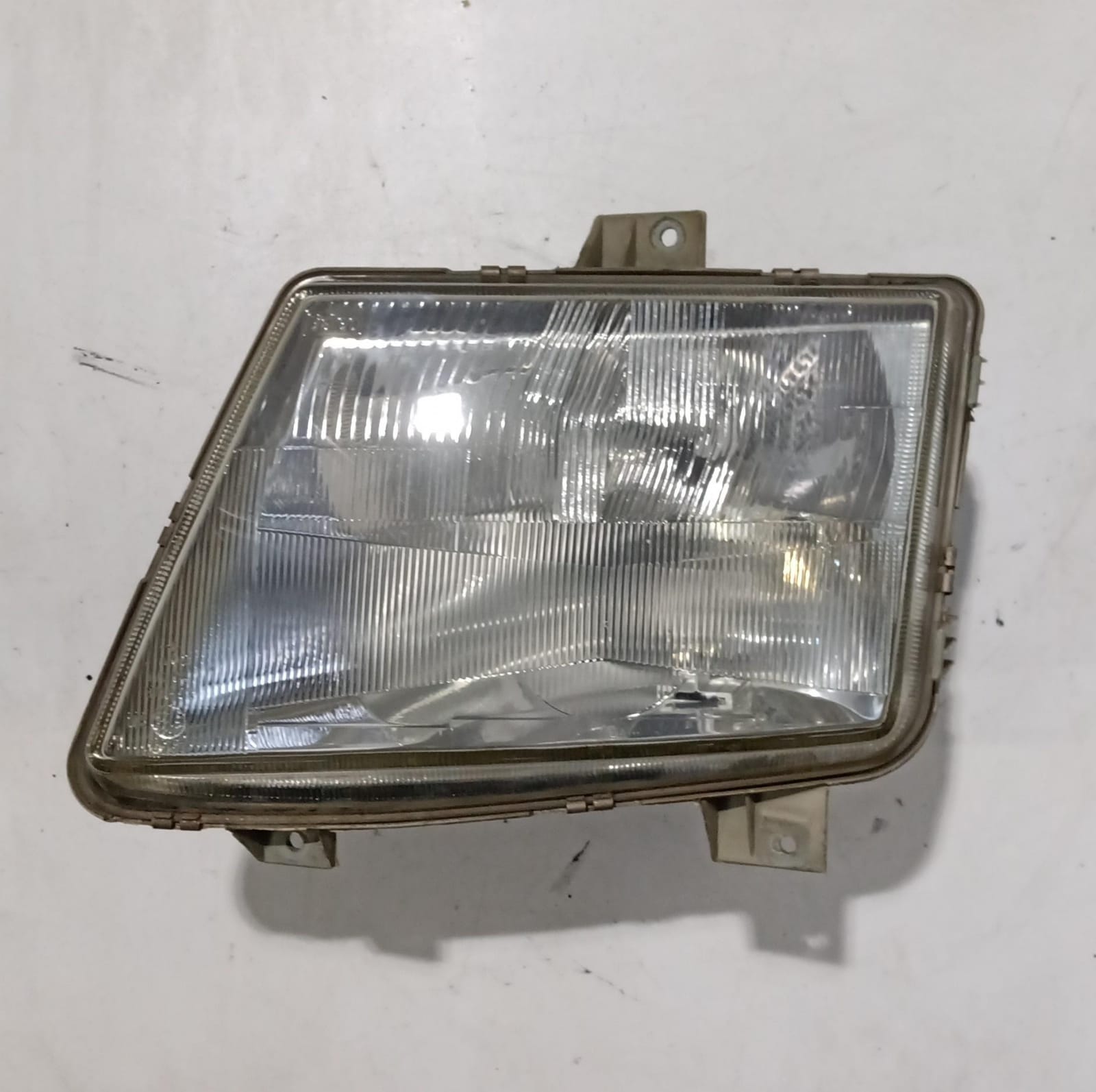 Fanale anteriore sinistro