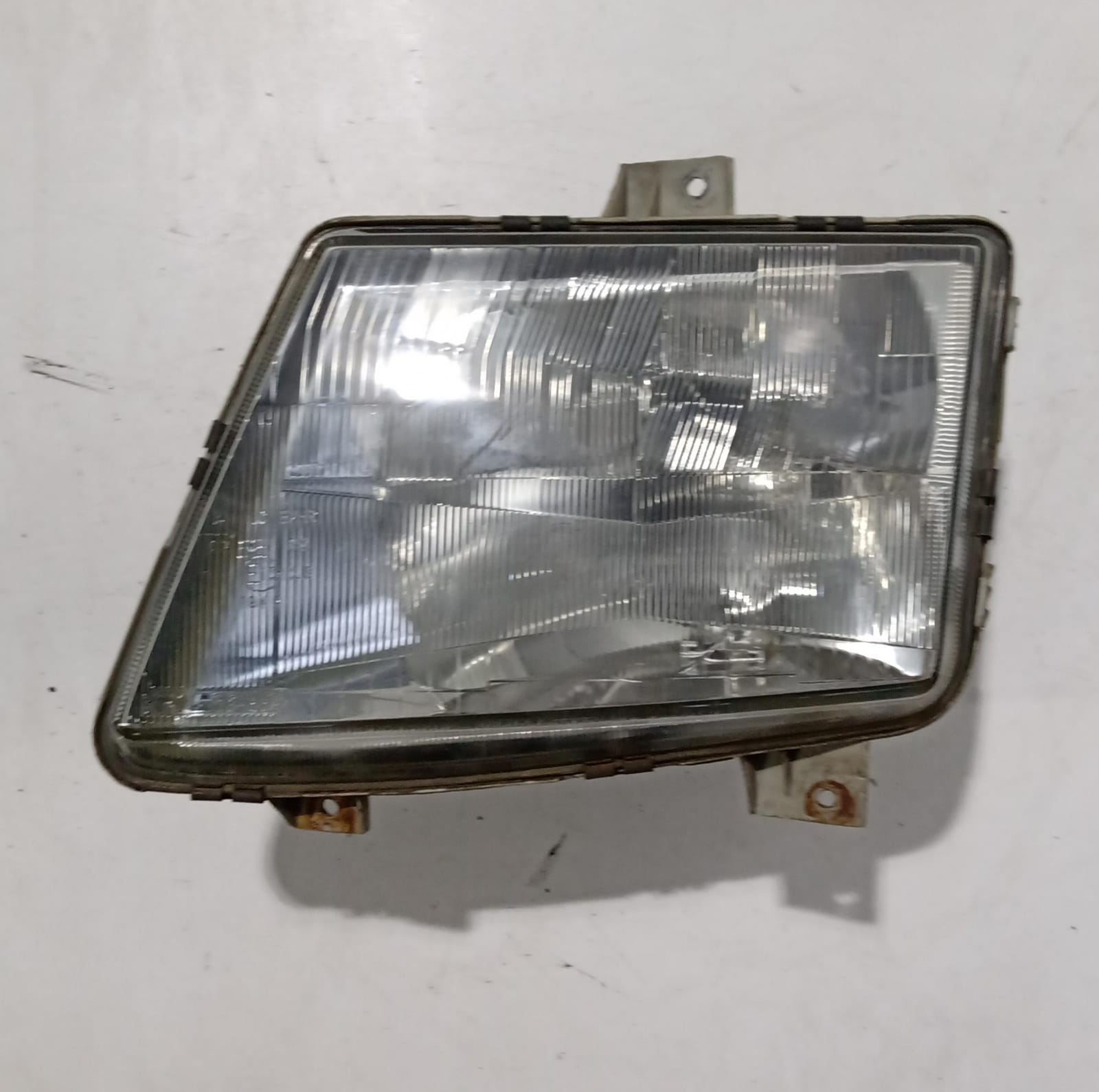 Fanale anteriore sinistro