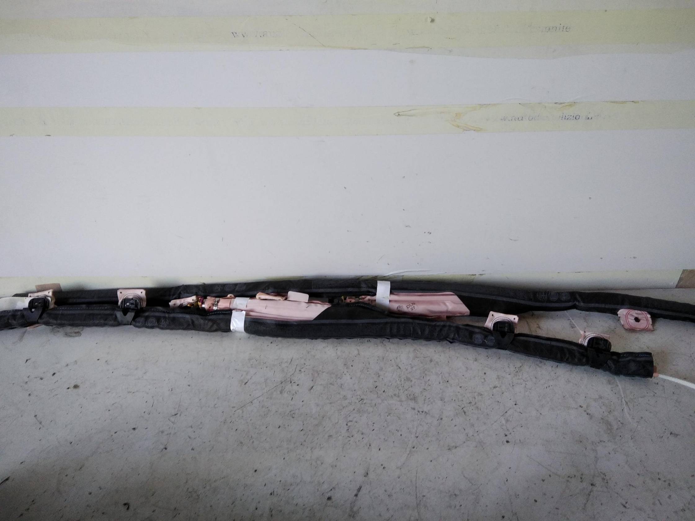 Dispositivo airbag a tendina sx.