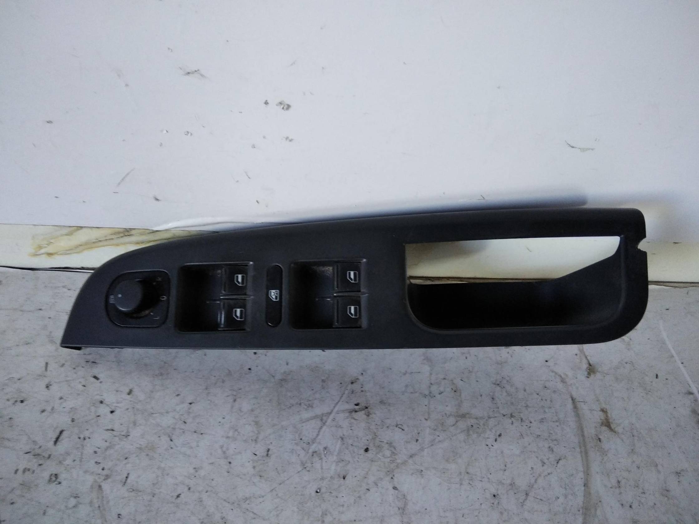 Interruttore alzacristalli porta ant.