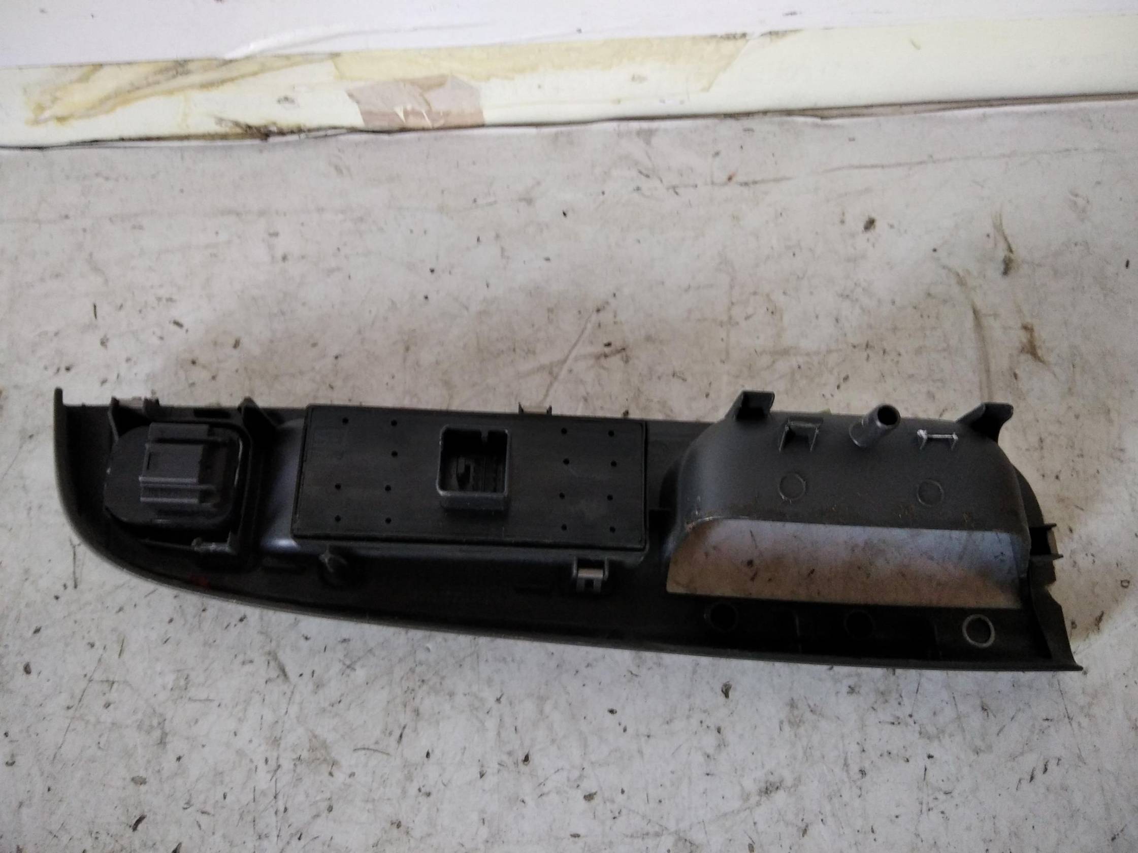 Interruttore alzacristalli porta ant.