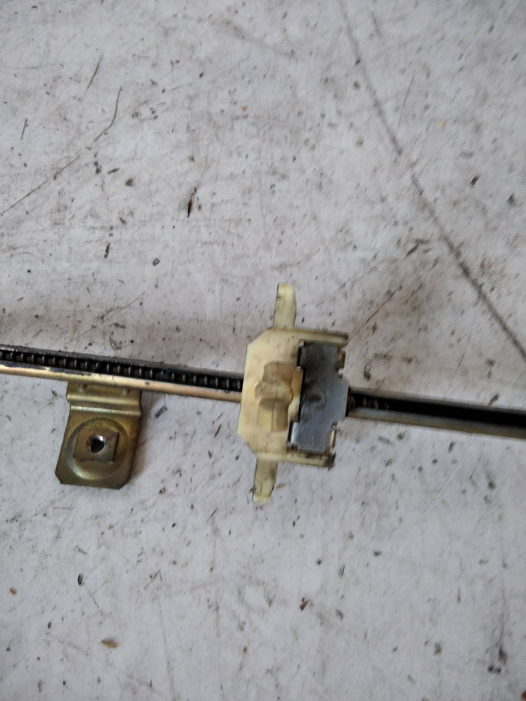 Alzacristallo porta ant. sx.