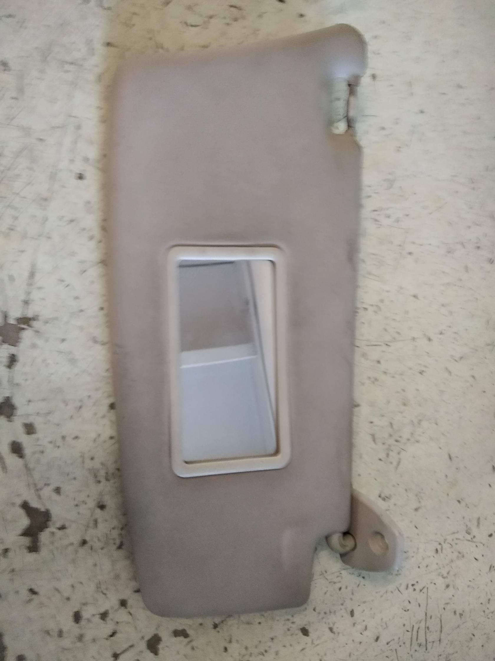 Aletta parasole parabrezza dx.