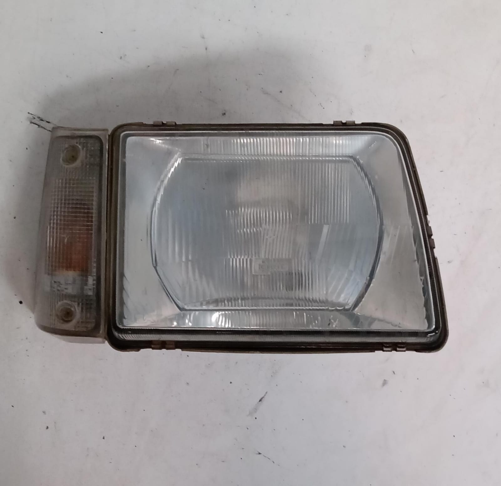 Fanale anteriore destro